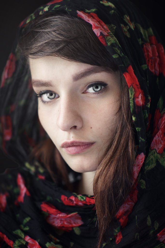 girl,portrait,green eyes,scarf,flowers, Боби Костадинов