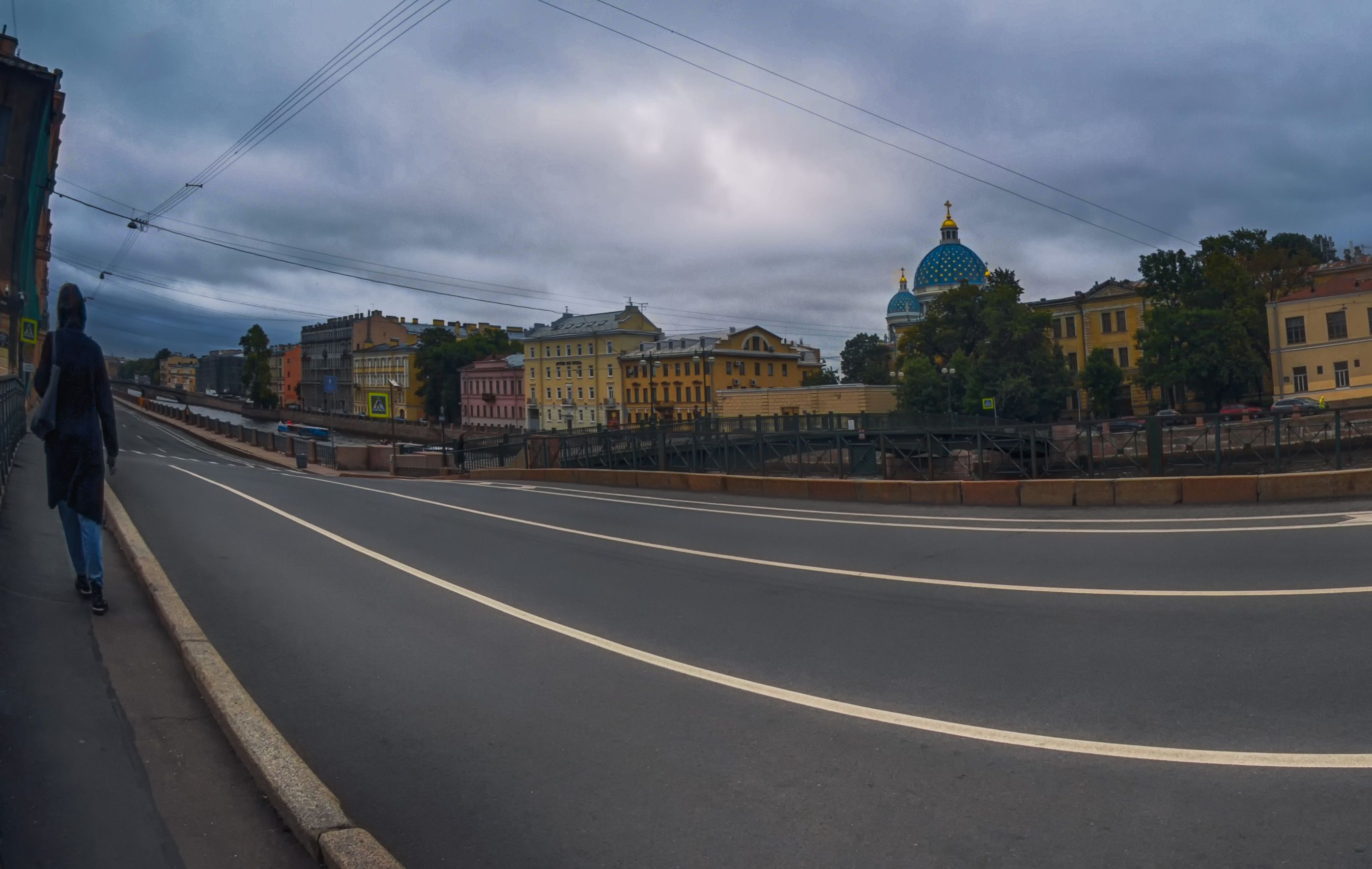 улица девушка здания церковь канал, Вера Петри