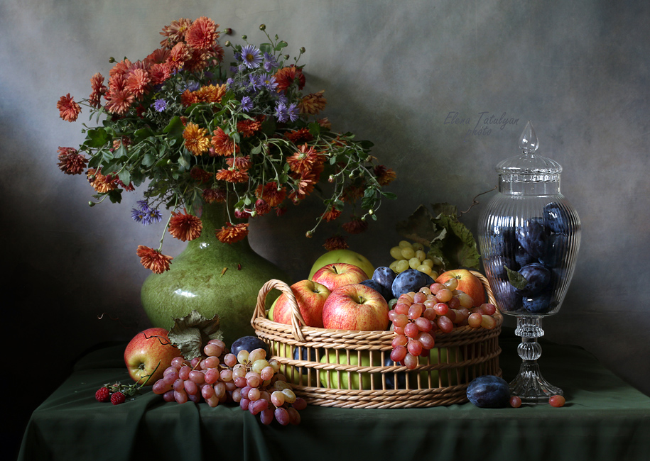 виноград, яблоки, хризантемы, сливы, Елена Татульян