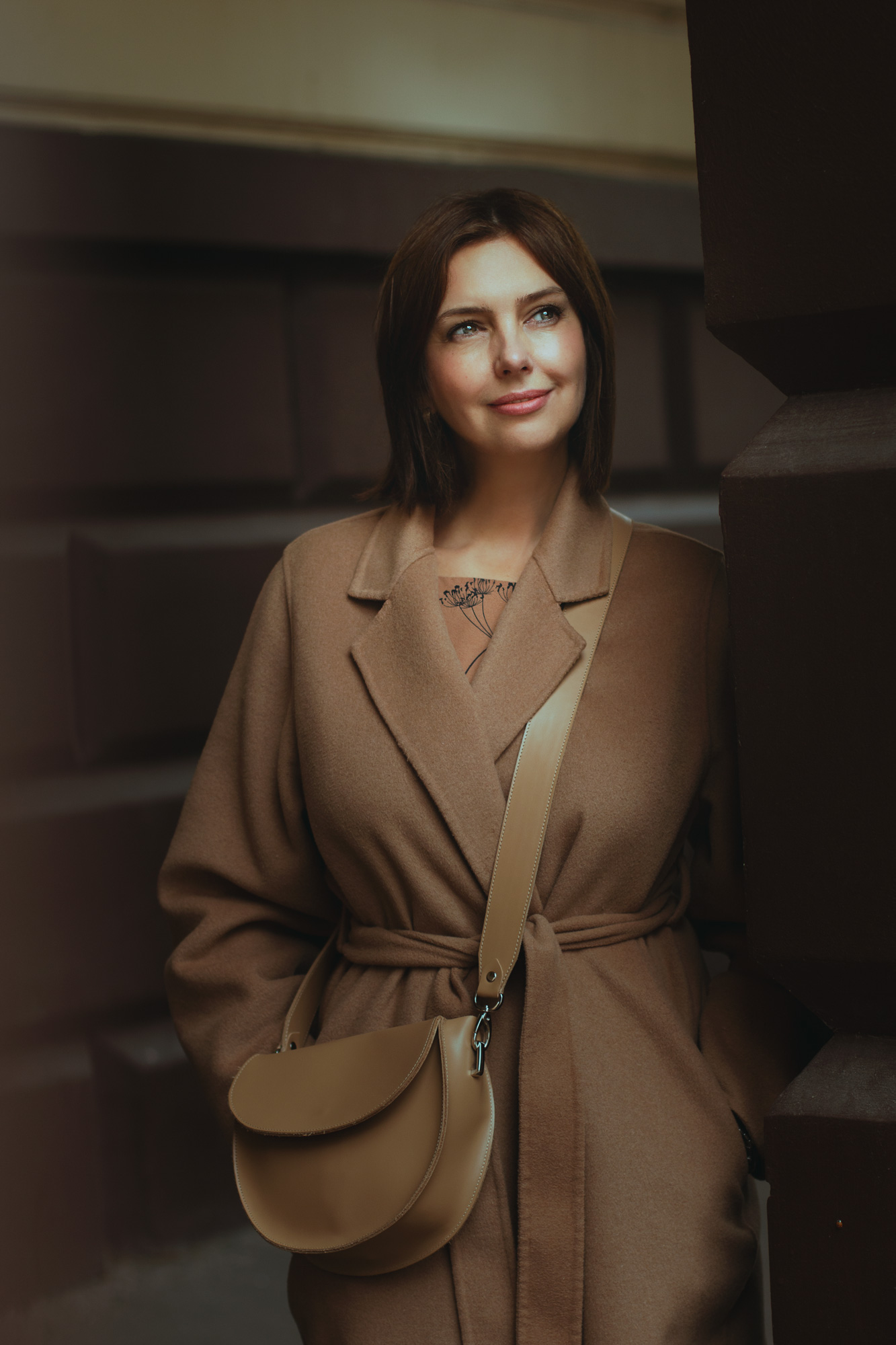 портрет женщины, пальто, осень, городской портрет, прогулочная фотосессия, Дмитриева Дарья