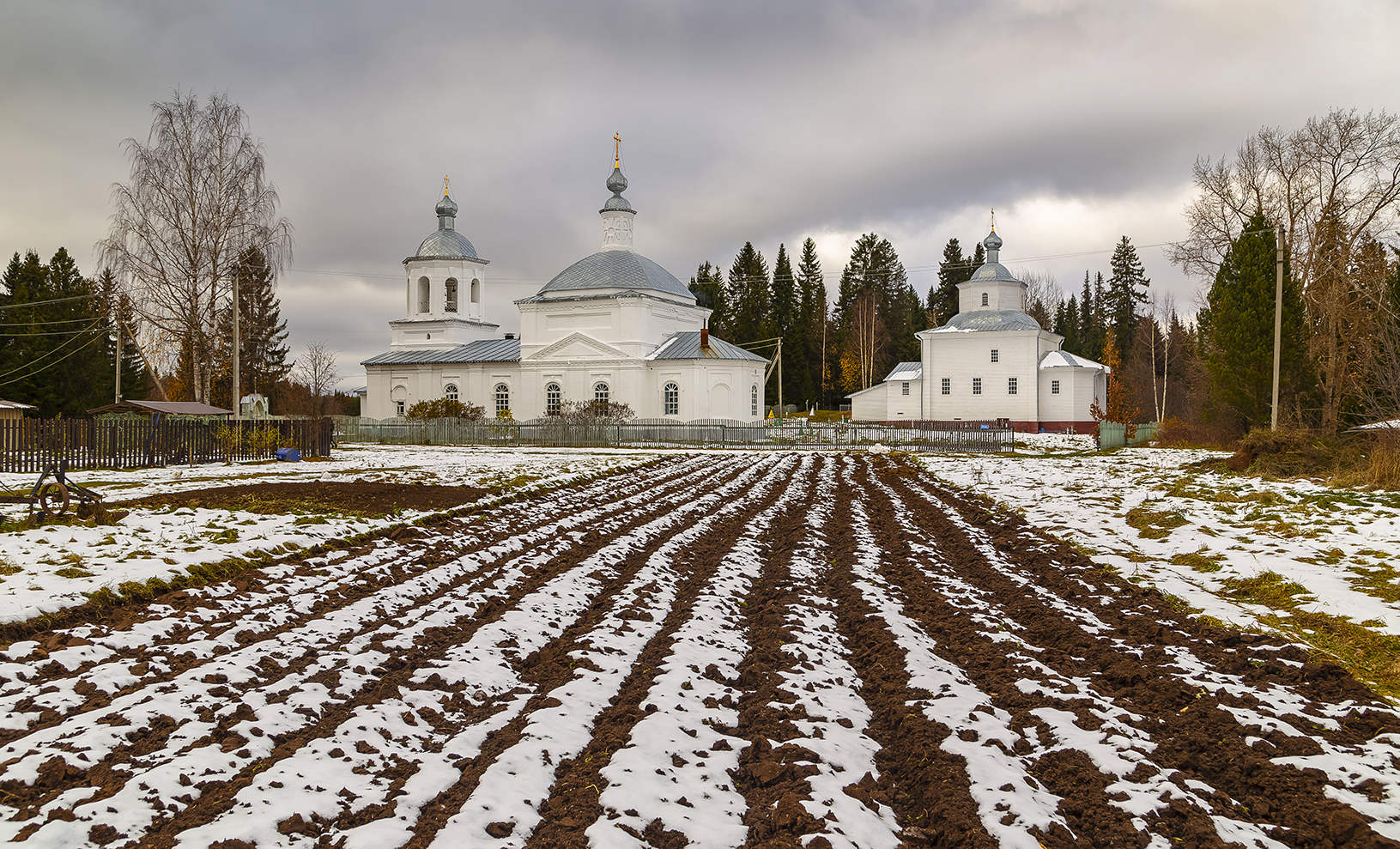 церковь, поле, пашня, снег, забор, изгородь, Анкудинов Леонид