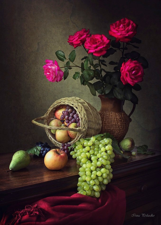 натюрморт, букет, розы. кувшин, корзина, фрукты. виноградная гроздь, Ирина Приходько