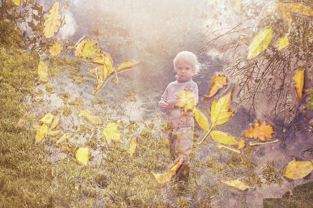 мальчик, осень, листва, мультиэкспозиция, Ирина Сиротова
