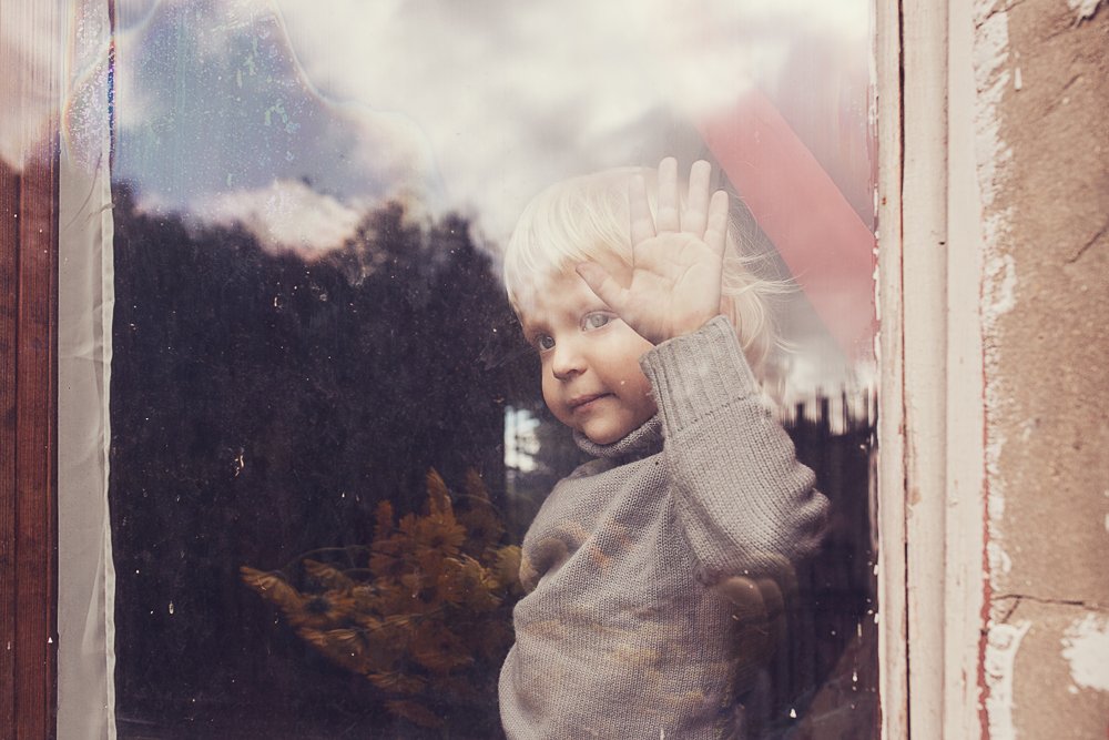 мальчик, окно, портрет, отражения, Ирина Сиротова