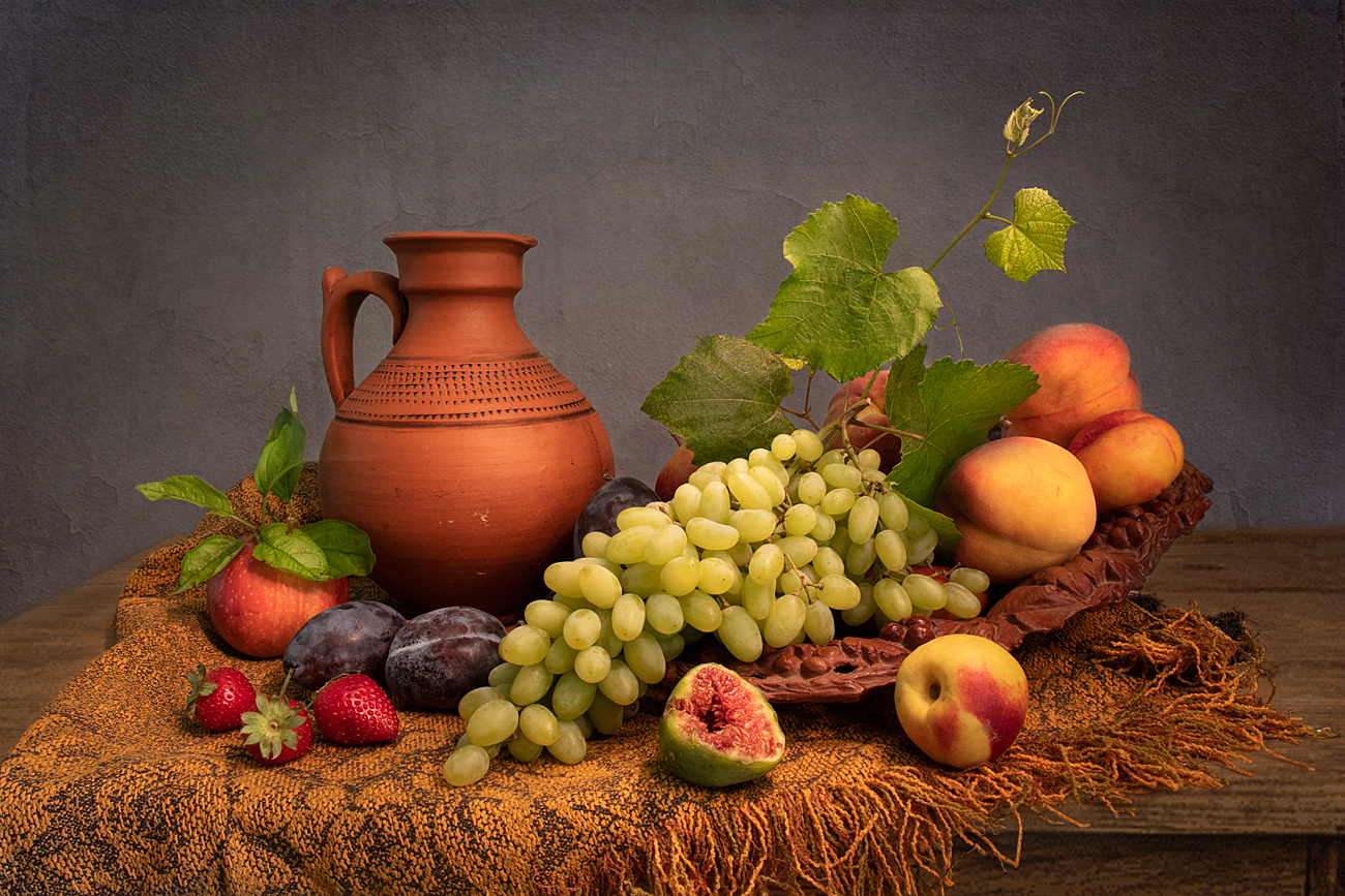натюрморт,виноград,кувшин,сливы,персики,яблоко, Алла Шевченко
