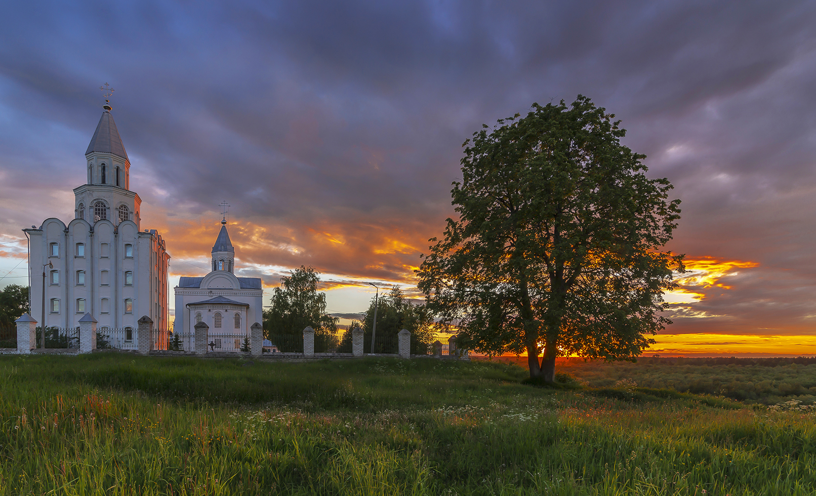 церковь, монастырь, закат, колокольня, липа, солнце, небо., Анкудинов Леонид