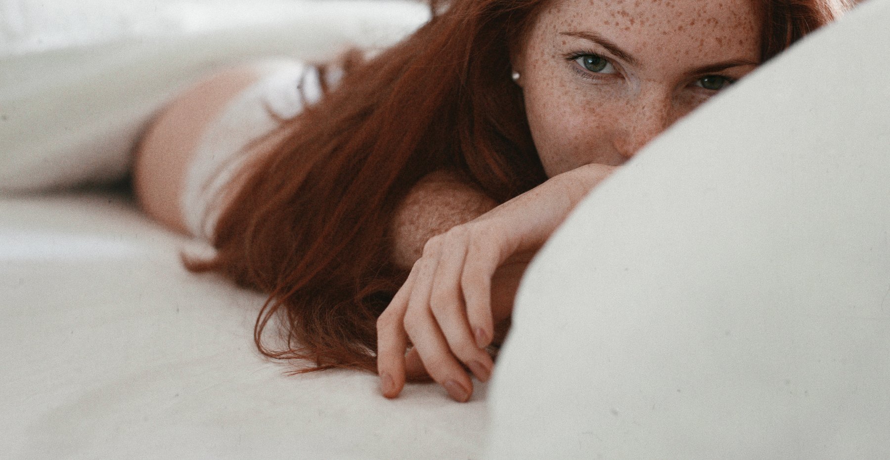 girl, freckles, ginger, bed, morning, Роман Филиппов