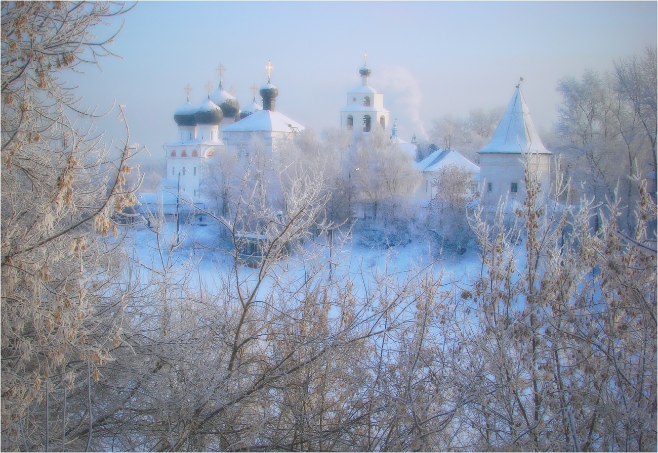 город, монастырь, зима, мороз, глубинка, купола, холодно, Петров Игорь
