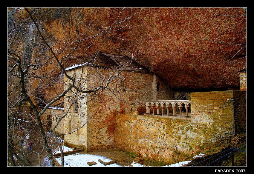 испания, арагон,монастырь,сан-хуан-де-ла-пенья, san-juan-de-la-pena,скалы,горы,легенды,paradox, PARADOX