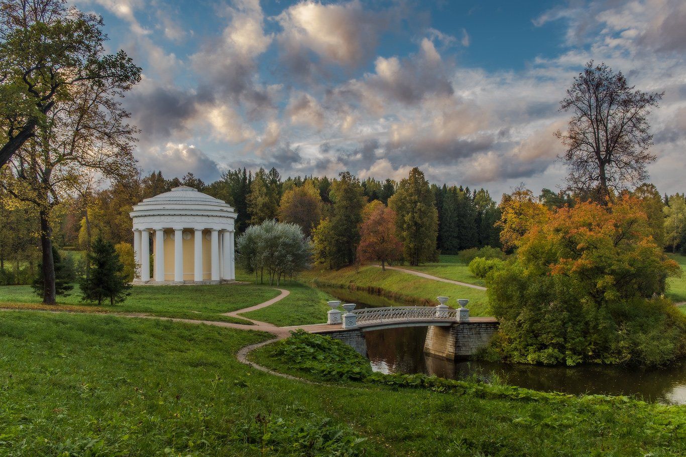 Павловский дворец пейзажный парк