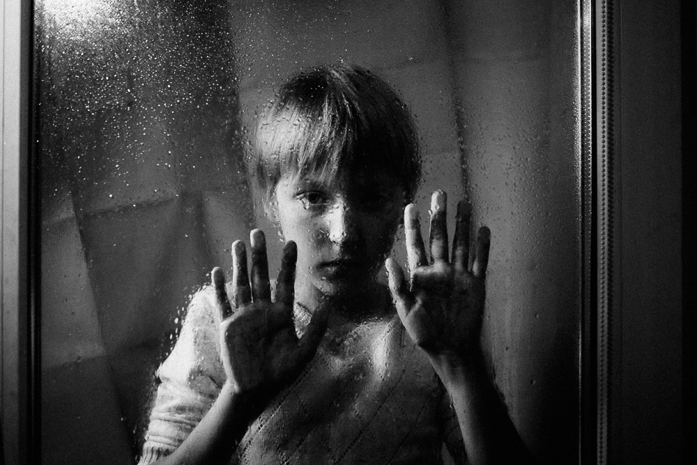 портрет, мальчик, окно, дождь, капли, Ирина Сиротова