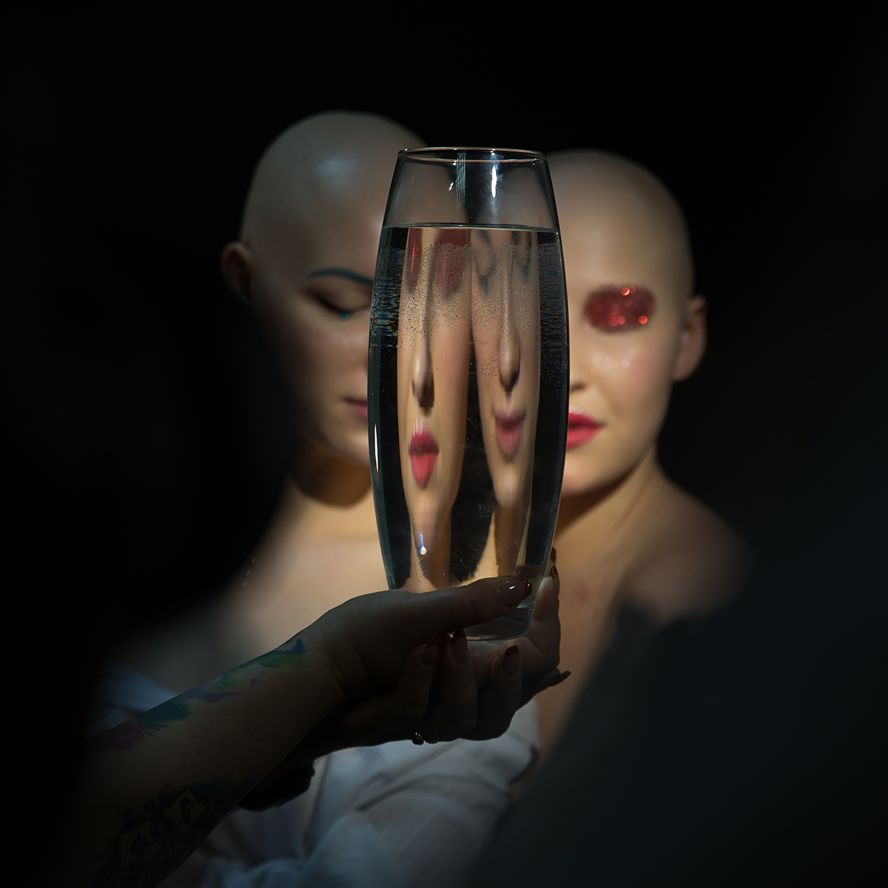 алопеция, двое, женщина, ваза, отражение, вода, Дарья Комарова