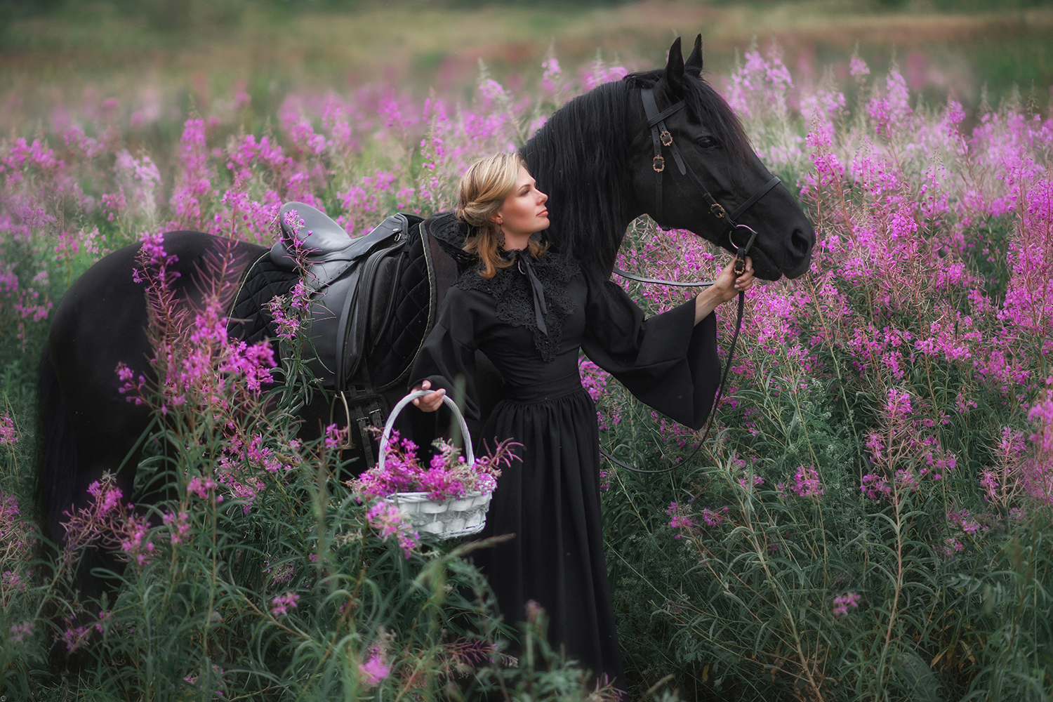 лошадь, цветение, женский портрет, человек и лошадь, Бабичева Александра