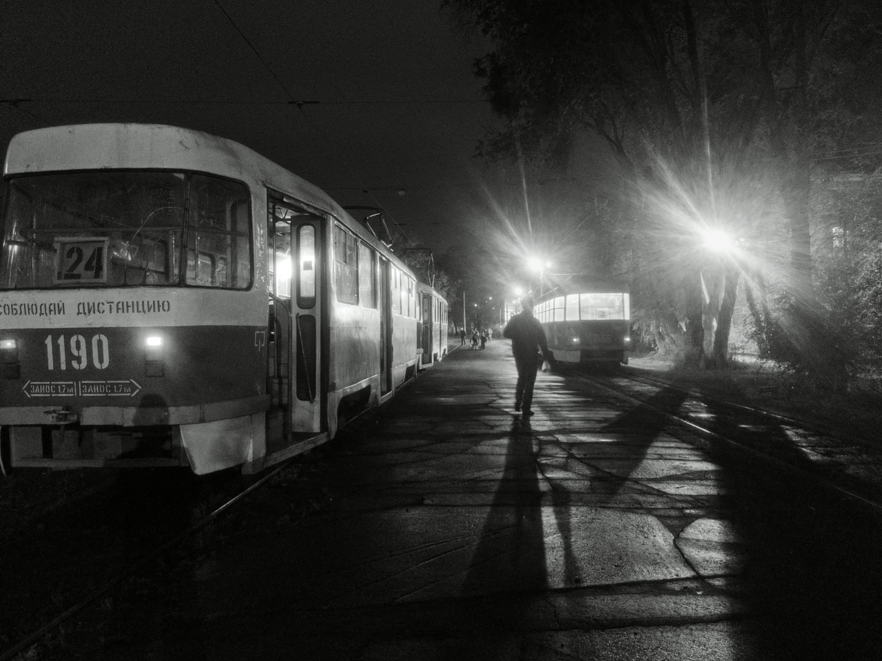 вечер, осень, трамвай, улица, город, Андрей Ларионов