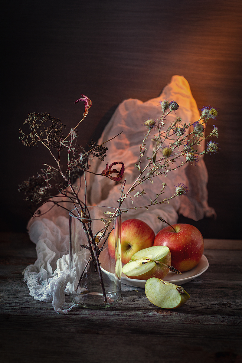 яблоки, стакан, сухие цветы, блюдце, Баг Алексей