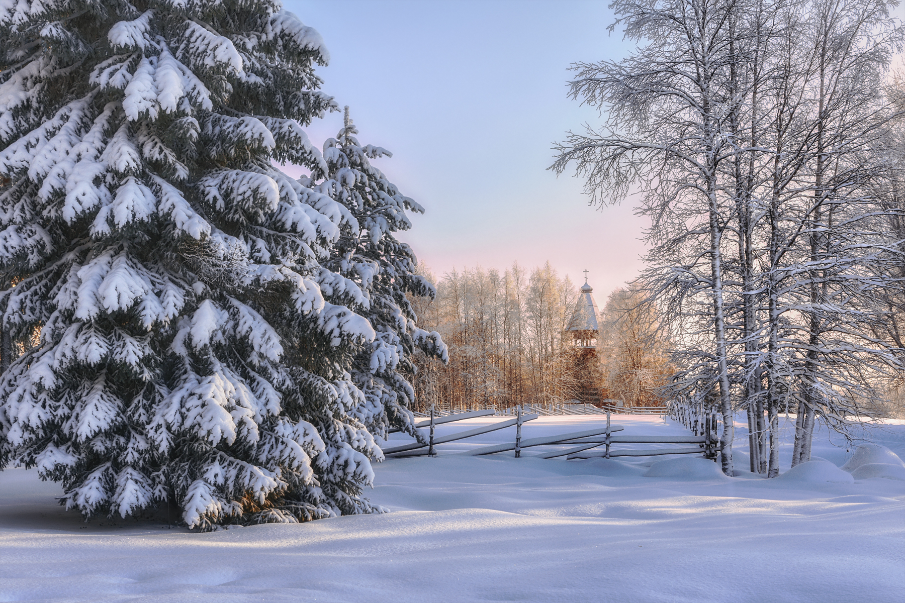 зима снег сугробы иней мороз деревья елки березы церковь изгородь, Вера Ра