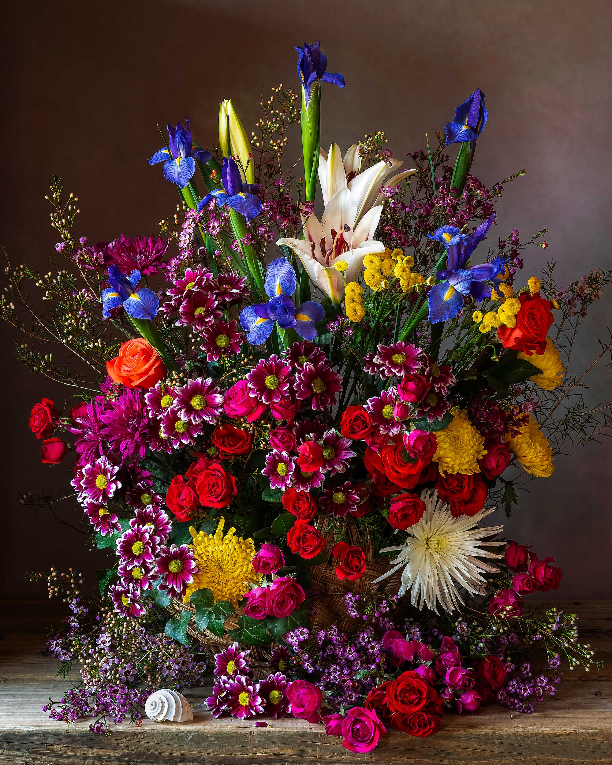 irisis, lilies, mumms, roses, wild flowers, spring blooms, vabrant, still life photography, Слуцкая Яна