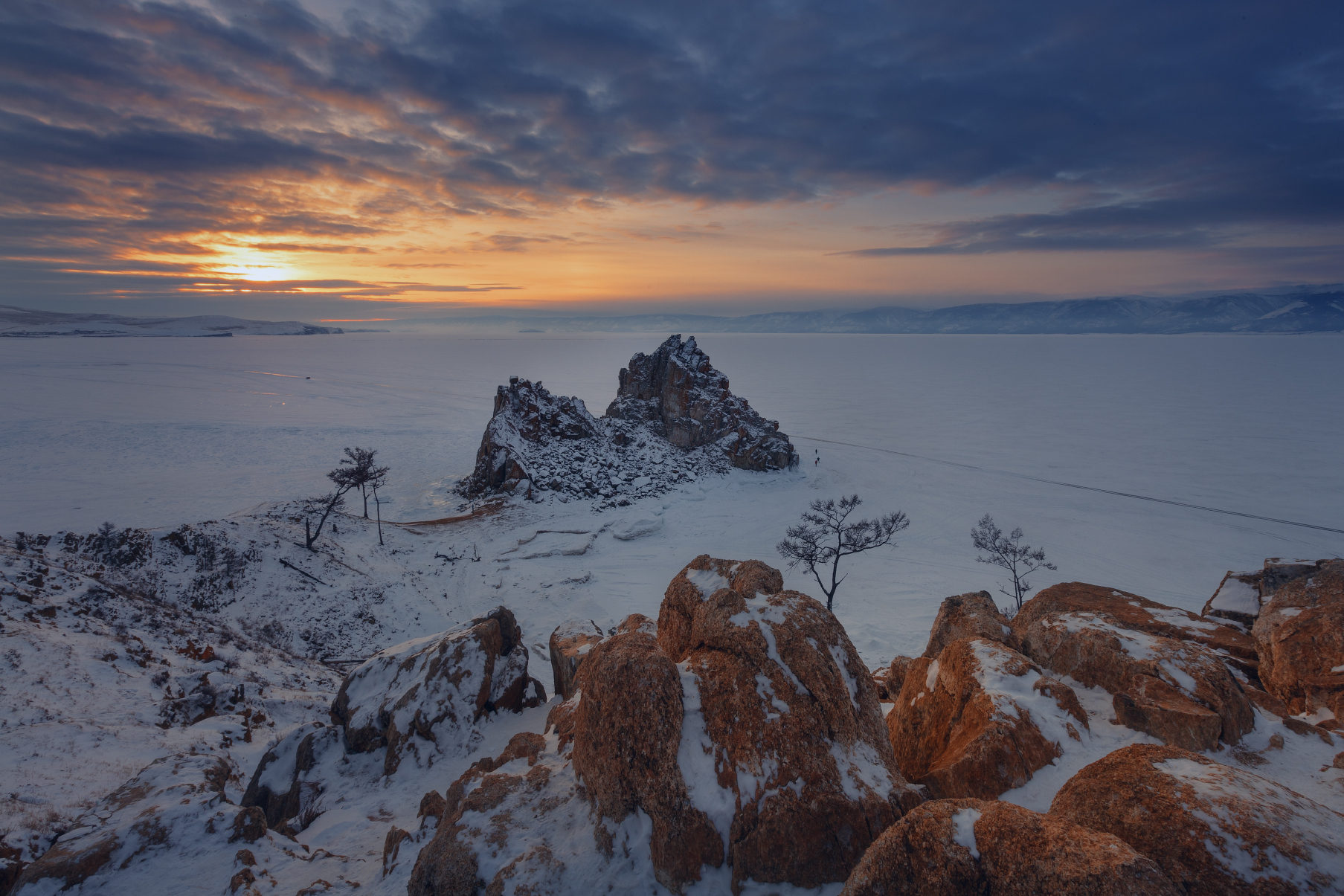 иркутская область байкал ольхон скала шаманка мыс бурхан зима закат, Шишкин Дмитрий