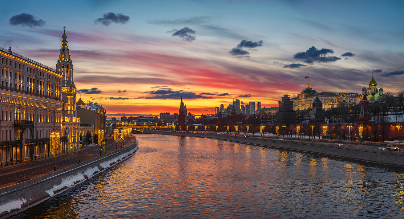 московский кремль, вечер, сумерки, подсветка, вид с большого москворецкого моста, Алексей Денисевич
