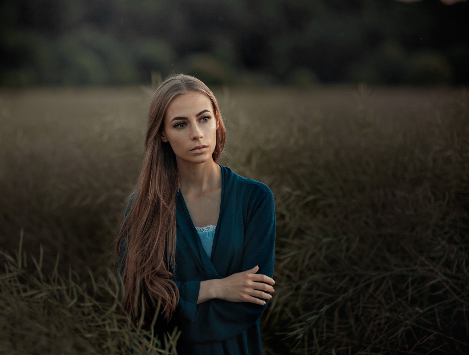 портрет, девушка, поле, 2015, Бутвиловский Дмитрий