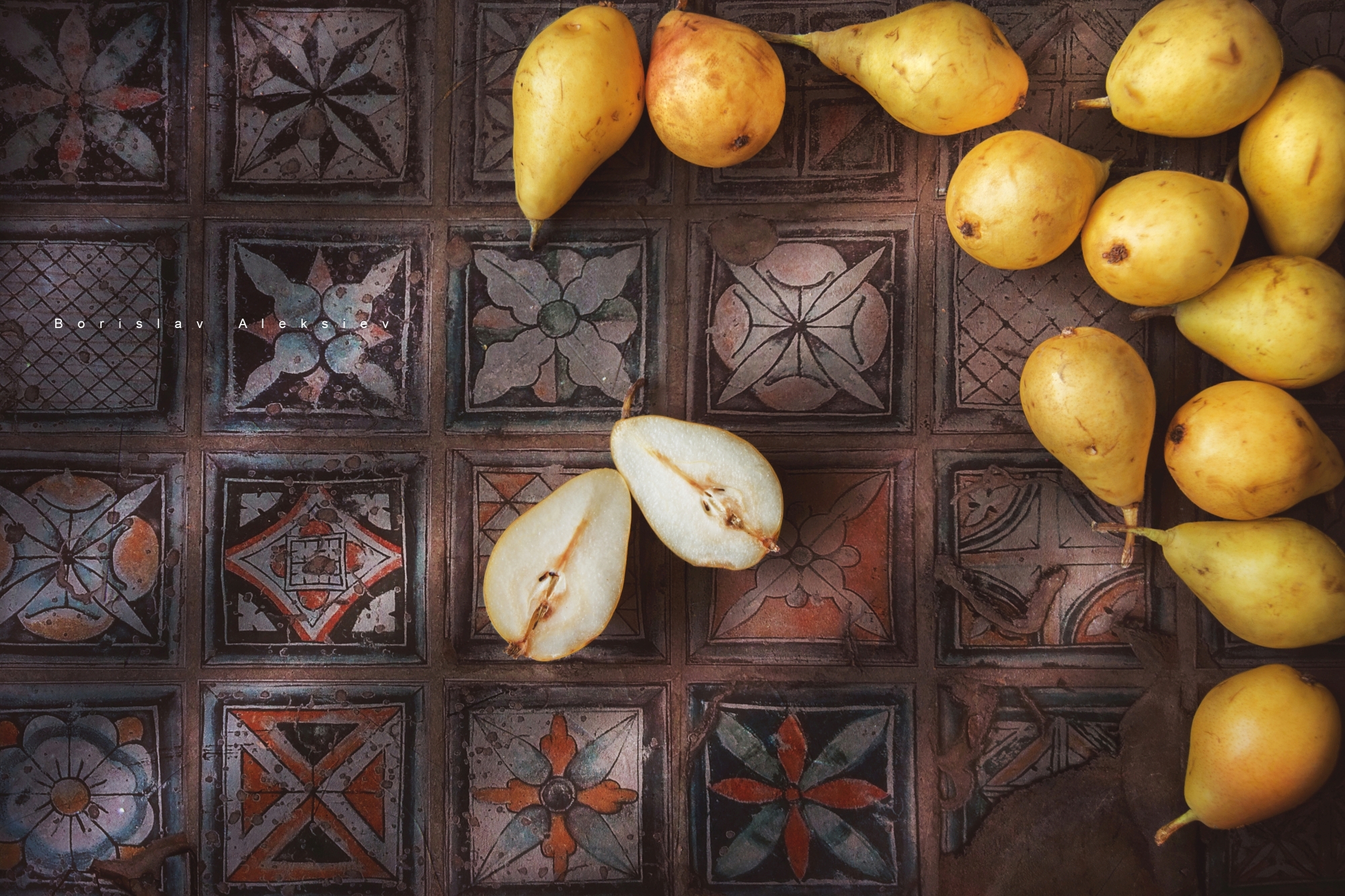 pear,fruit,light,dark,food,sweet,wood,, Алексиев Борислав