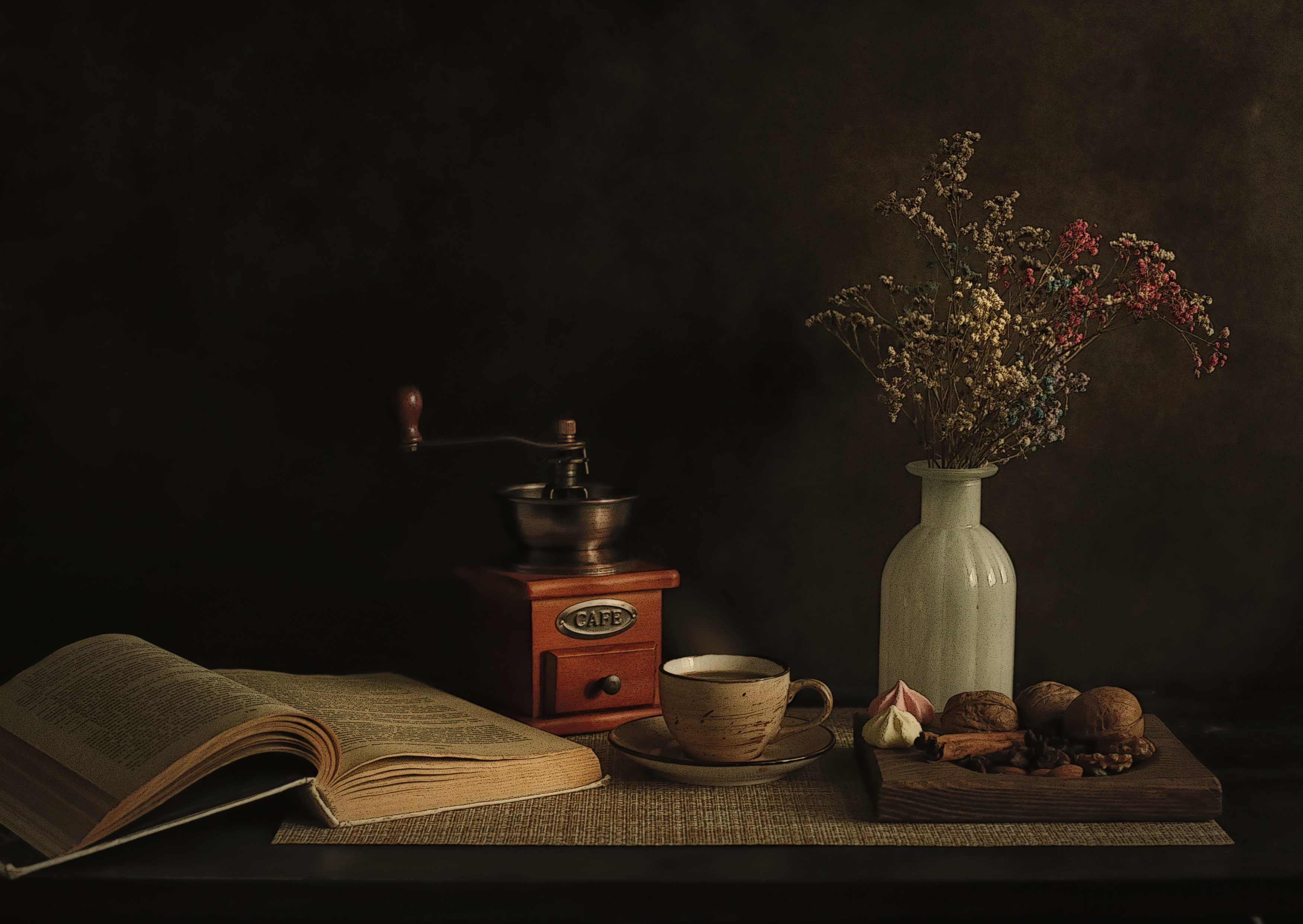 книга, раскрытая, на столе, натюрморт, сухоцвет, кофе, Стасов Виталий