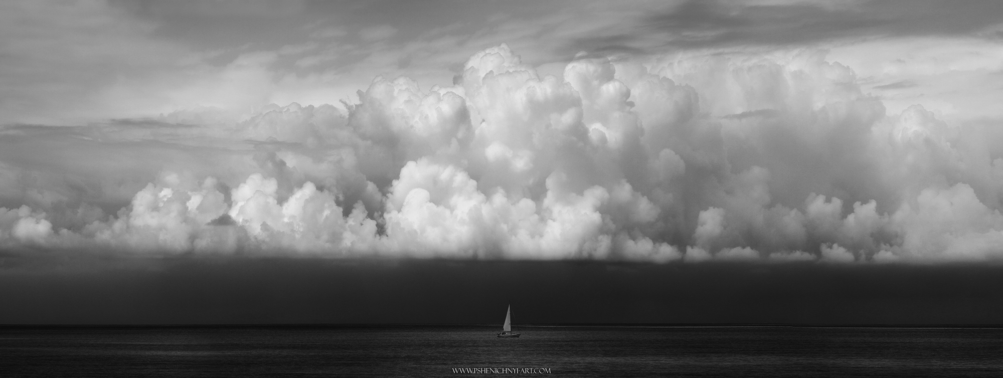 яхта, парус, море, горизонт, облака, одинокий, пейзаж, черно-белое, минимализм, Пшеничный Андрей