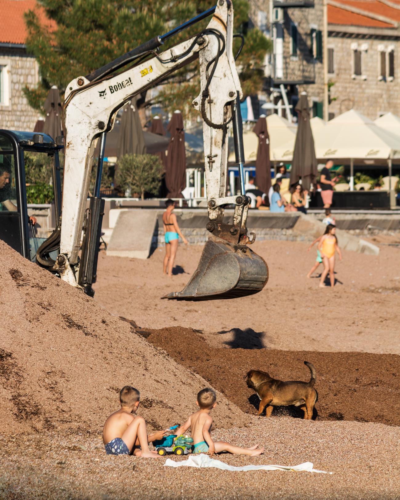 children, kids, game, play, beach, summer, truck , excavator, street, Vania Tonova