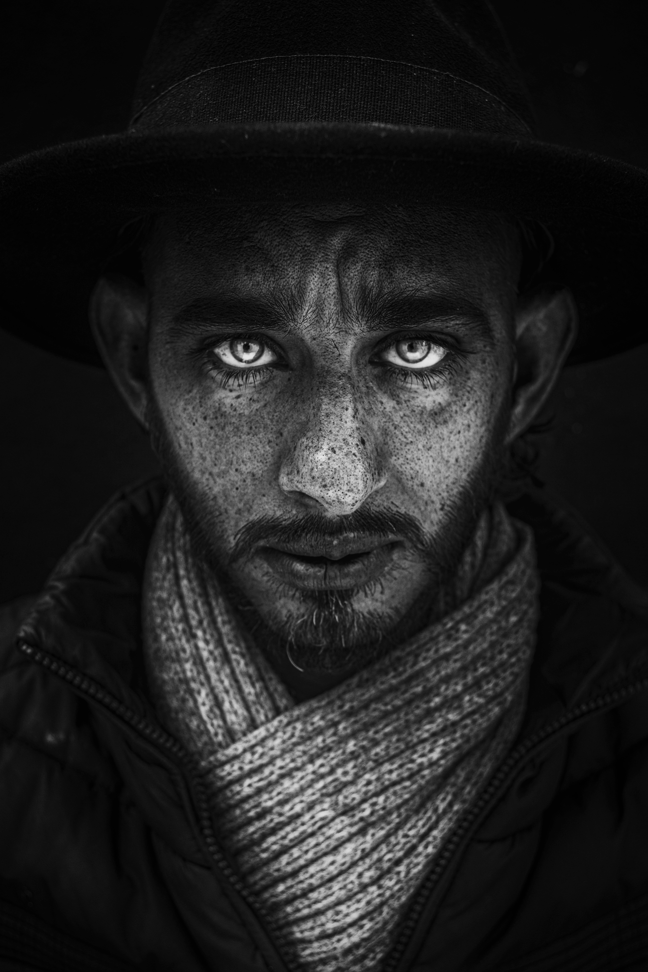 male portrait, black and white,gray shades, face,daylight, hat, details, мужчина, черно-белый, глаза, шляпа, контраст, мужской портрет, высокая текстура, Seif Koussani
