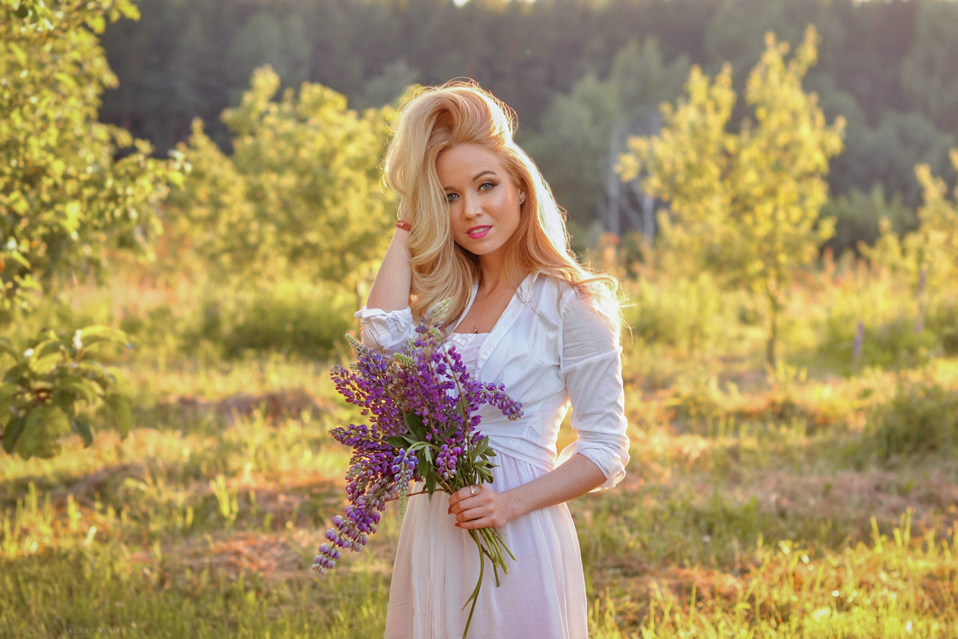 summer,portrait,girl,happy, woman, model, beauty,cute,flowers,  Kerry Moore