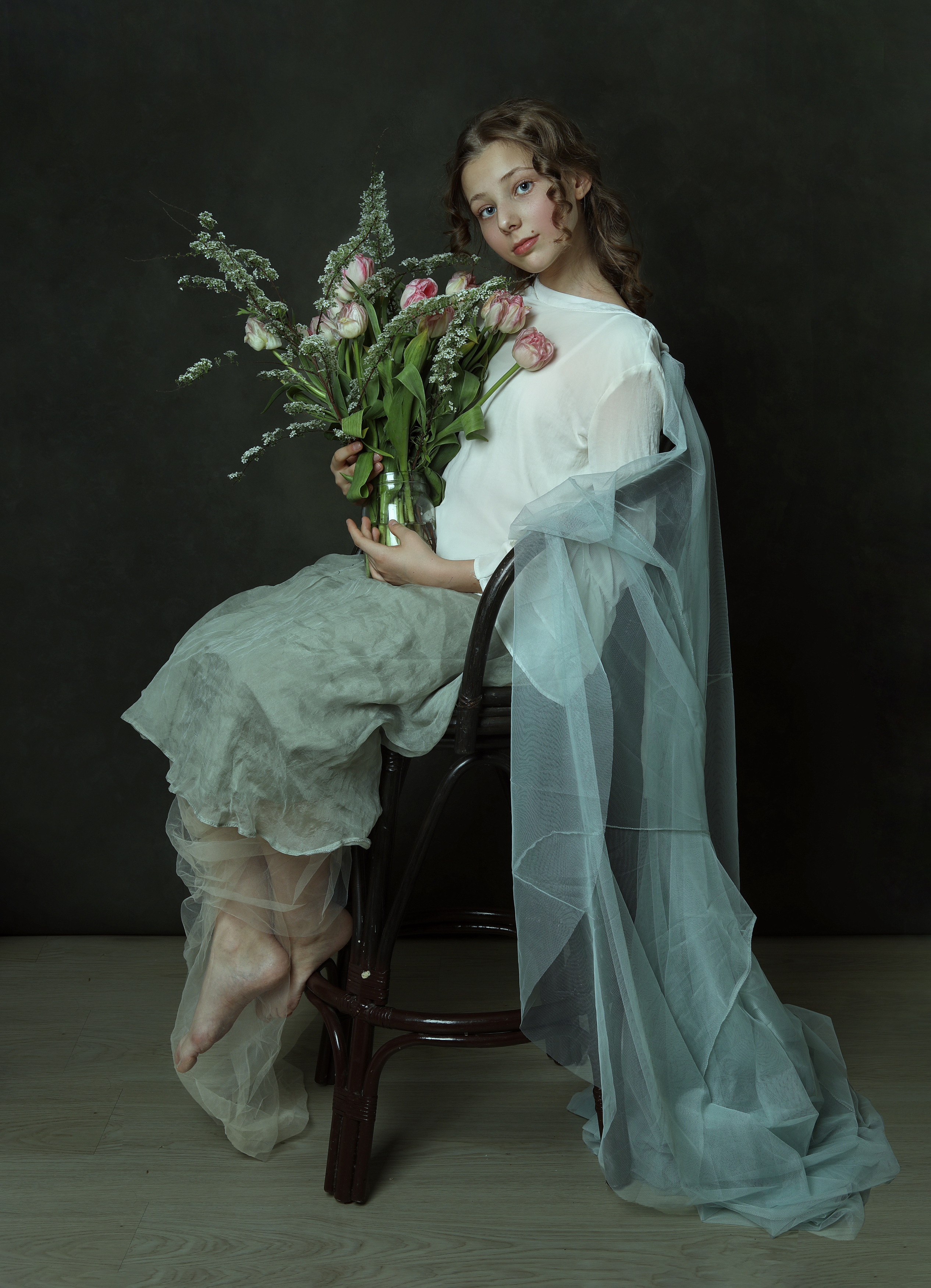 Девочка девушка портрет девушки юность красота букет цветов нежность, Наталья Туева