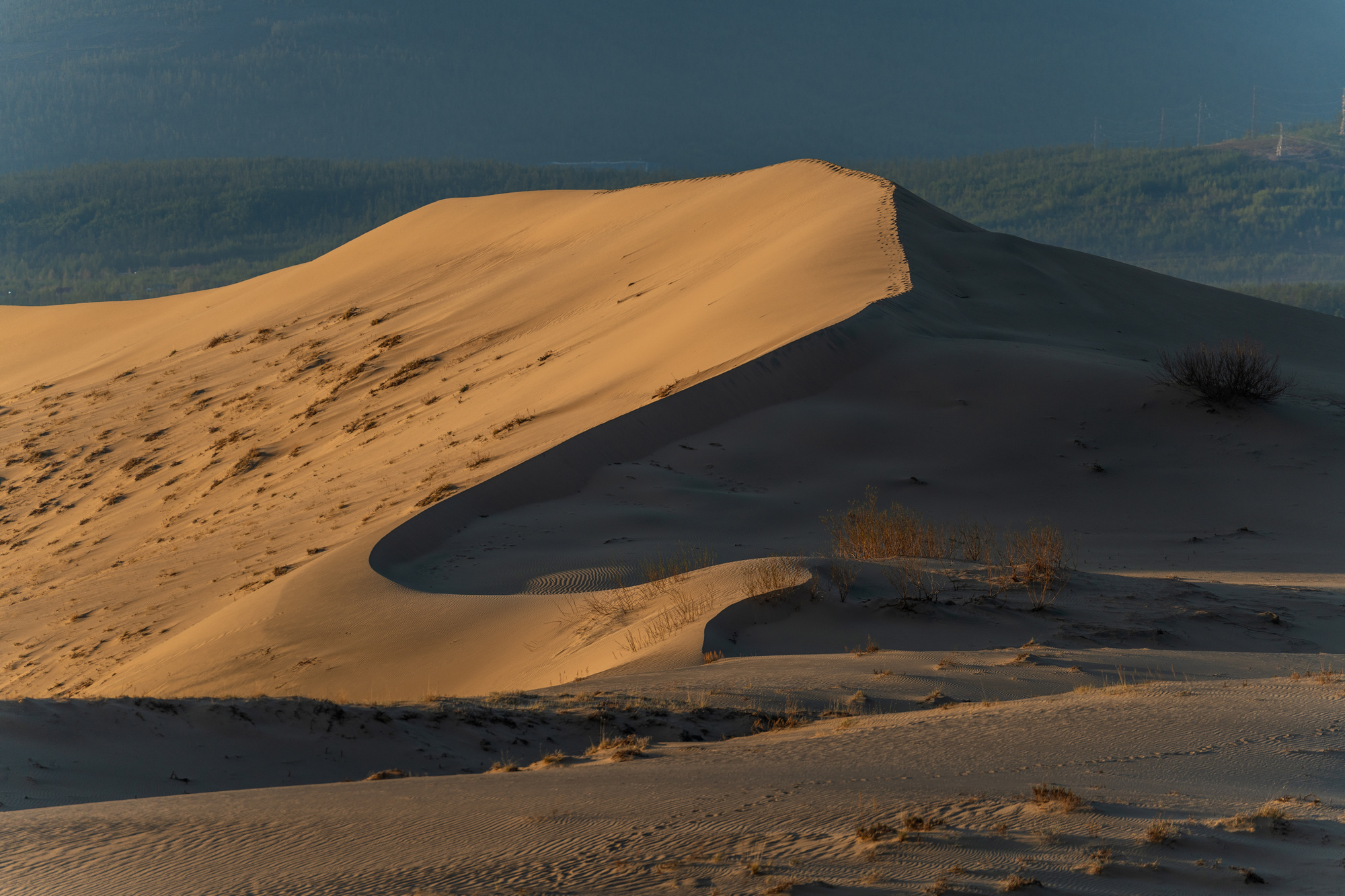 чарские пески, пустыня, горы, кодар, дюны, закат, desert, mountains, kodar, dunes, sunset, sand, Баландин Дмитрий