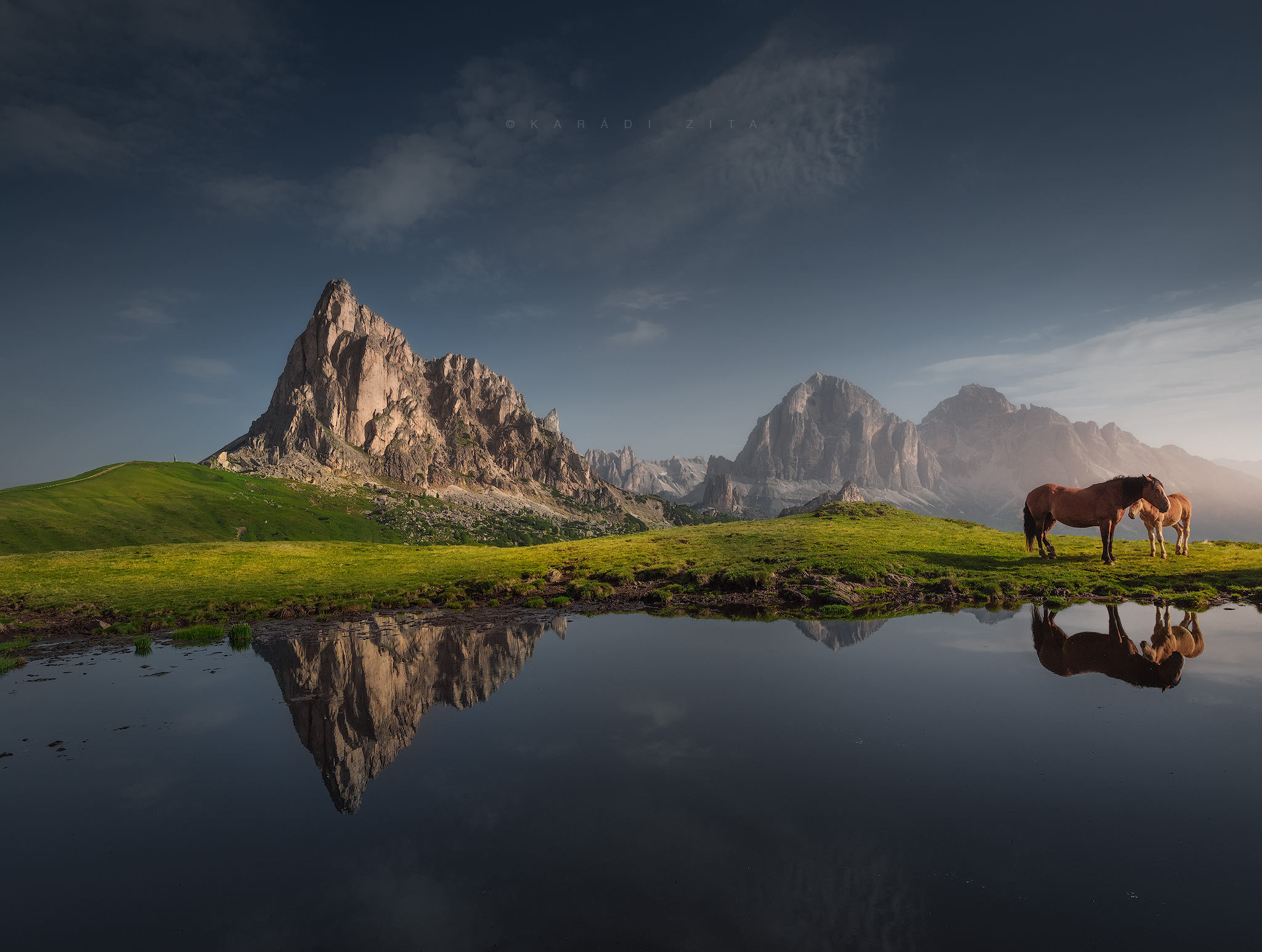 dolomiti, dolomites, sunrise, landscape, sky, sun, mountains, clouds, trees, italy, reflections, horses, calm, morning, Karádi Zita