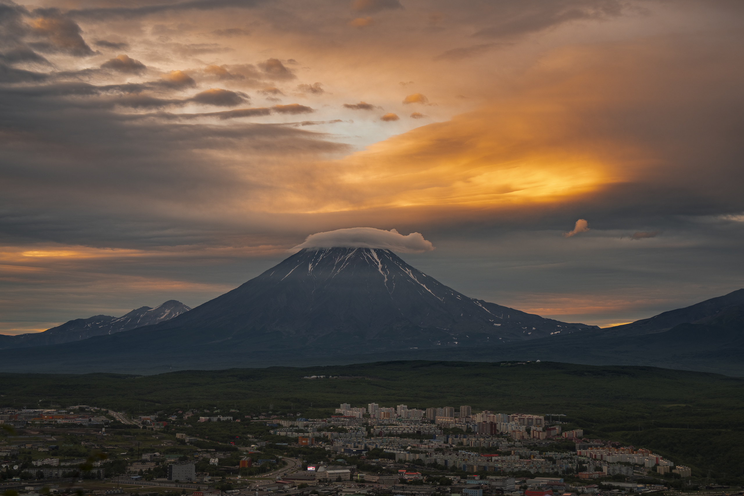 камчатка, закат, корякская сопка, петропавловск-камчатский, вид с мишенной сопки, Mikhail Ioannisian