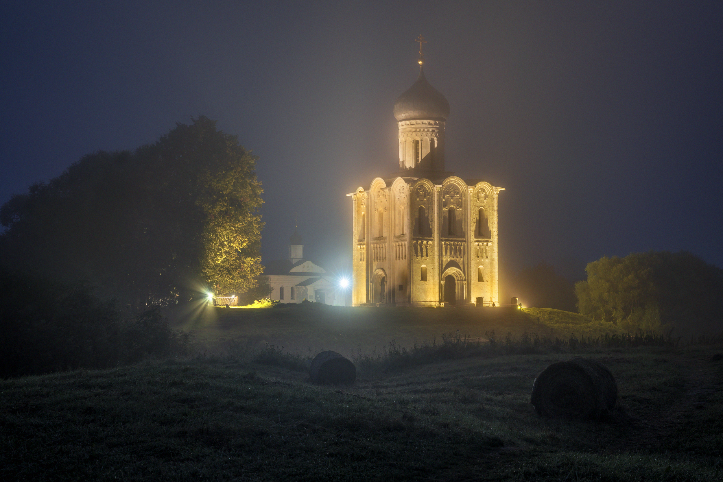 покрова на нерли, боголюбово, ночь, Олег Зверев