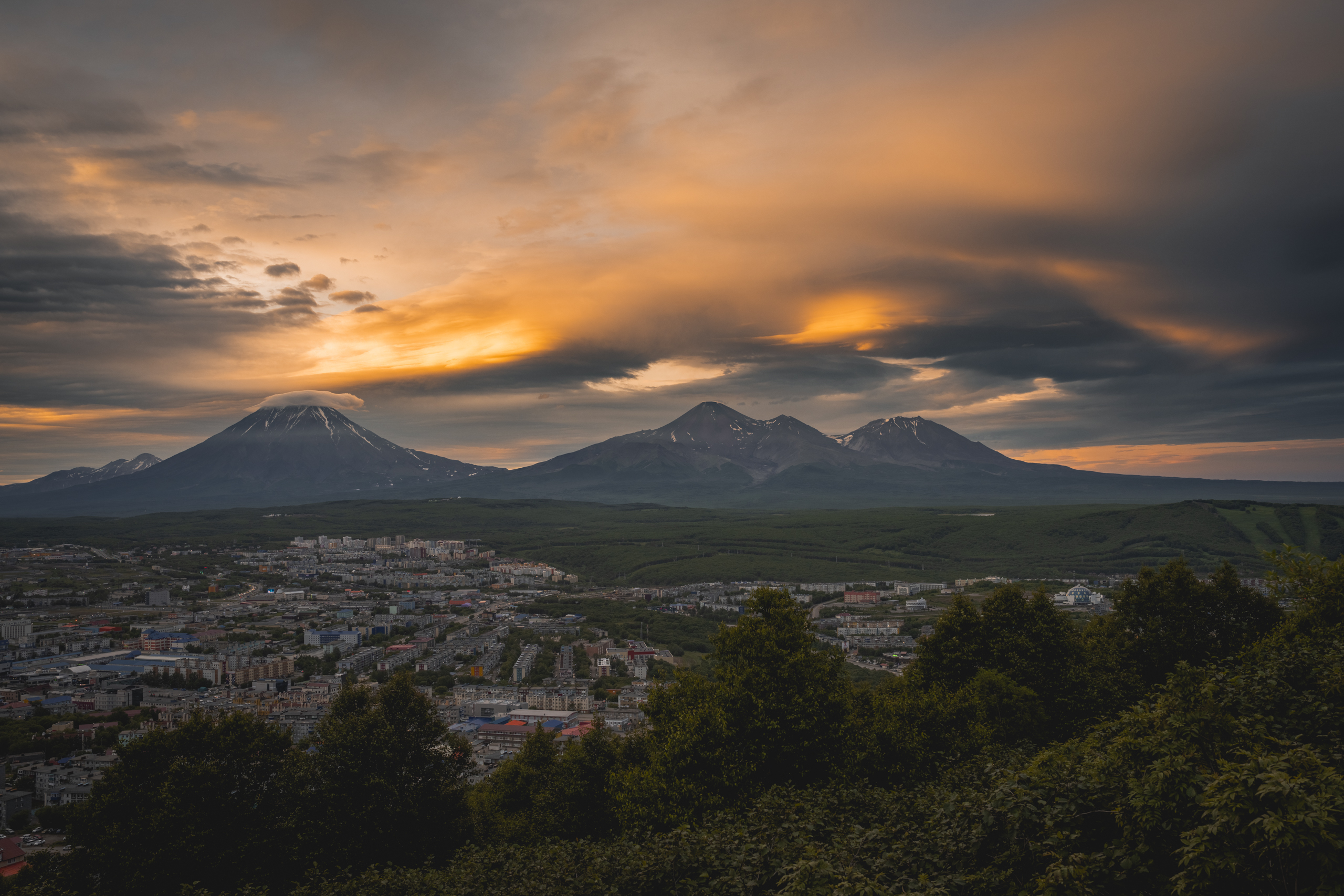 камчатка, закат, корякская сопка, авачинская сопка, петропавловск-камчатский, вид с мишенной сопки, Mikhail Ioannisian