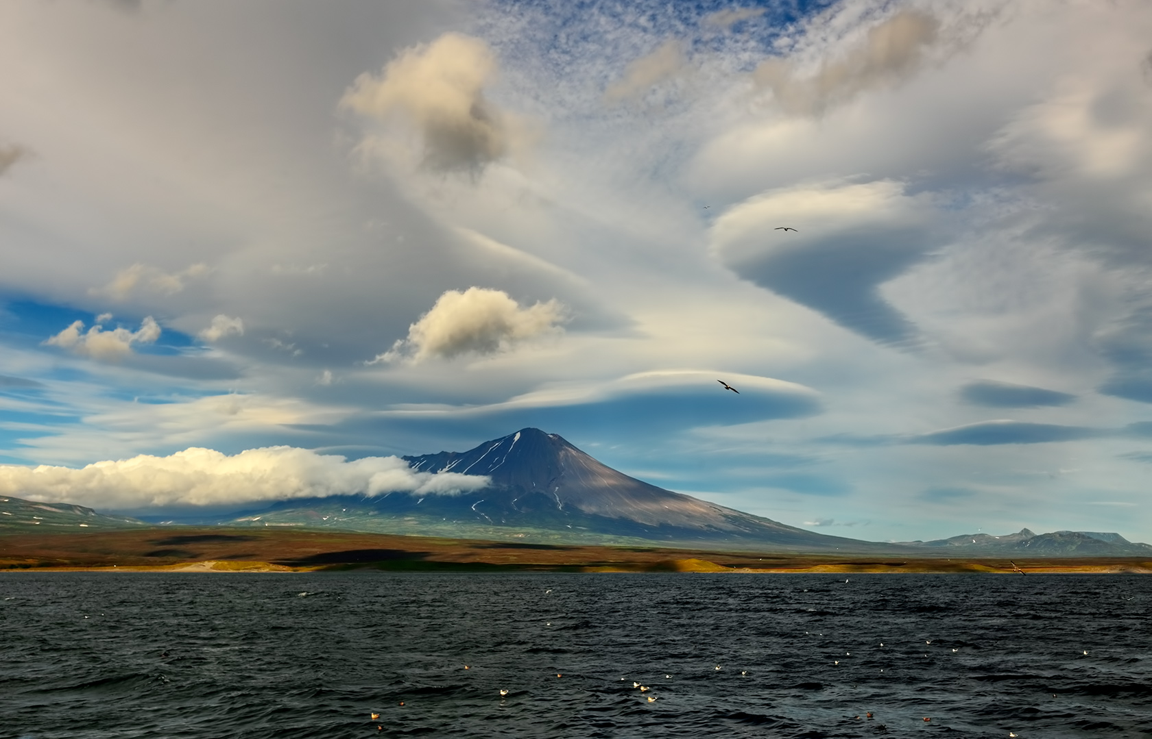 бере,г вулкан, камчатка, небо, осень, Евгений Паршуков