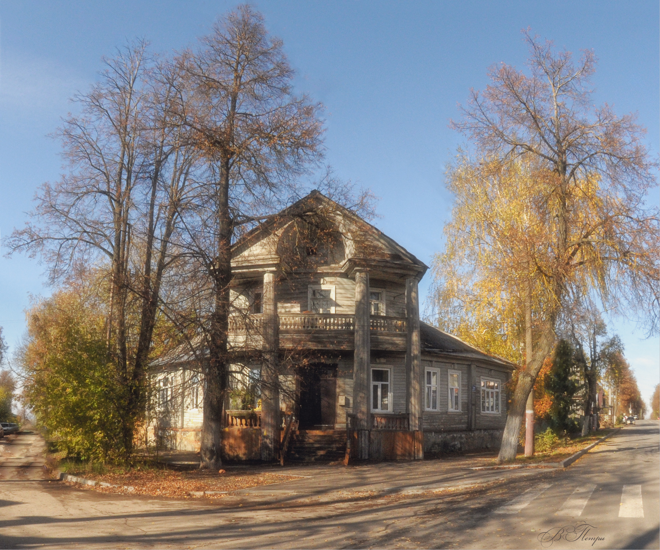 старый, дом, деревья, листья, Вера Петри