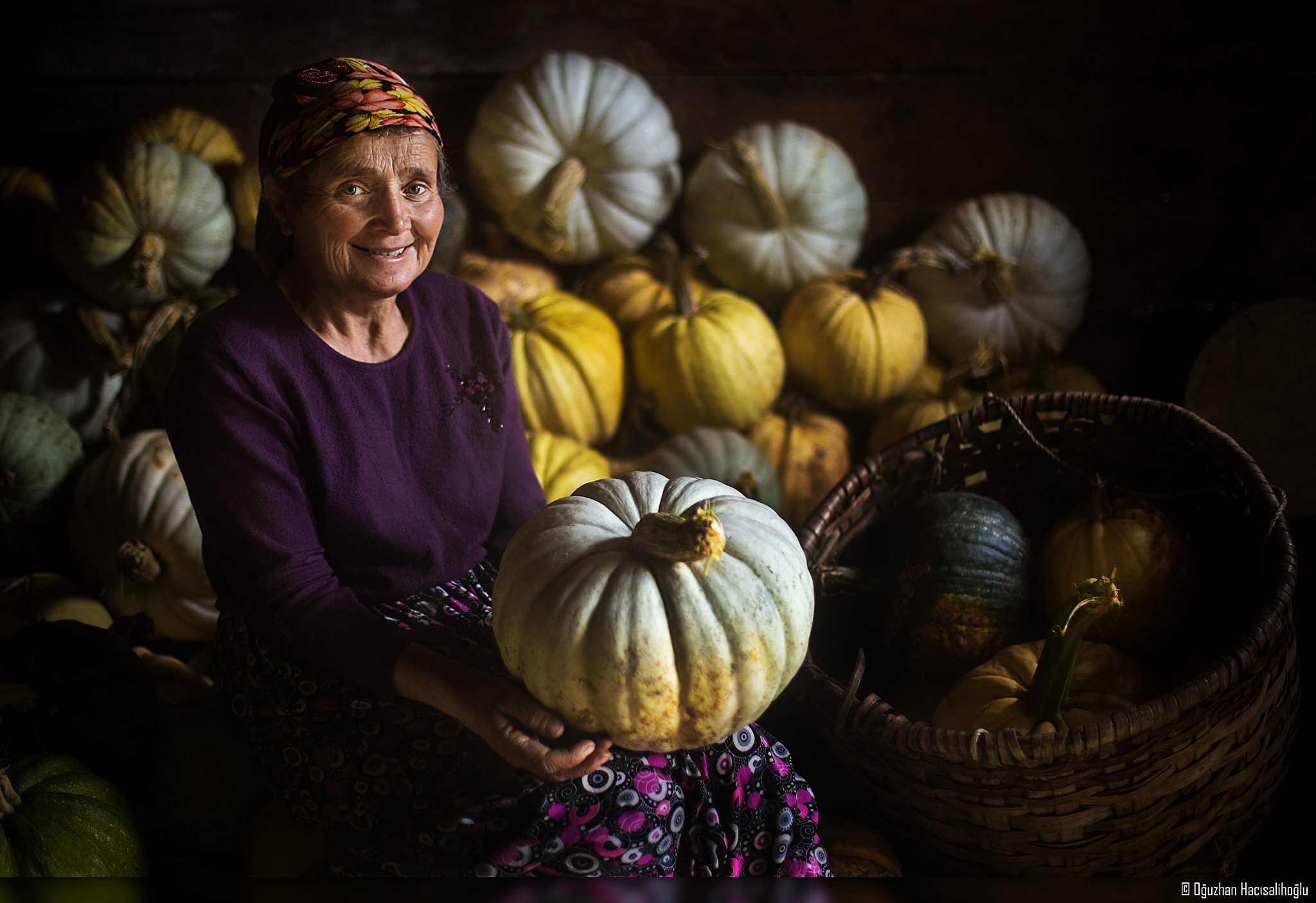 pumpkin, portrait, old, woman, colors, light, Oğuzhan Hacısalihoğlu