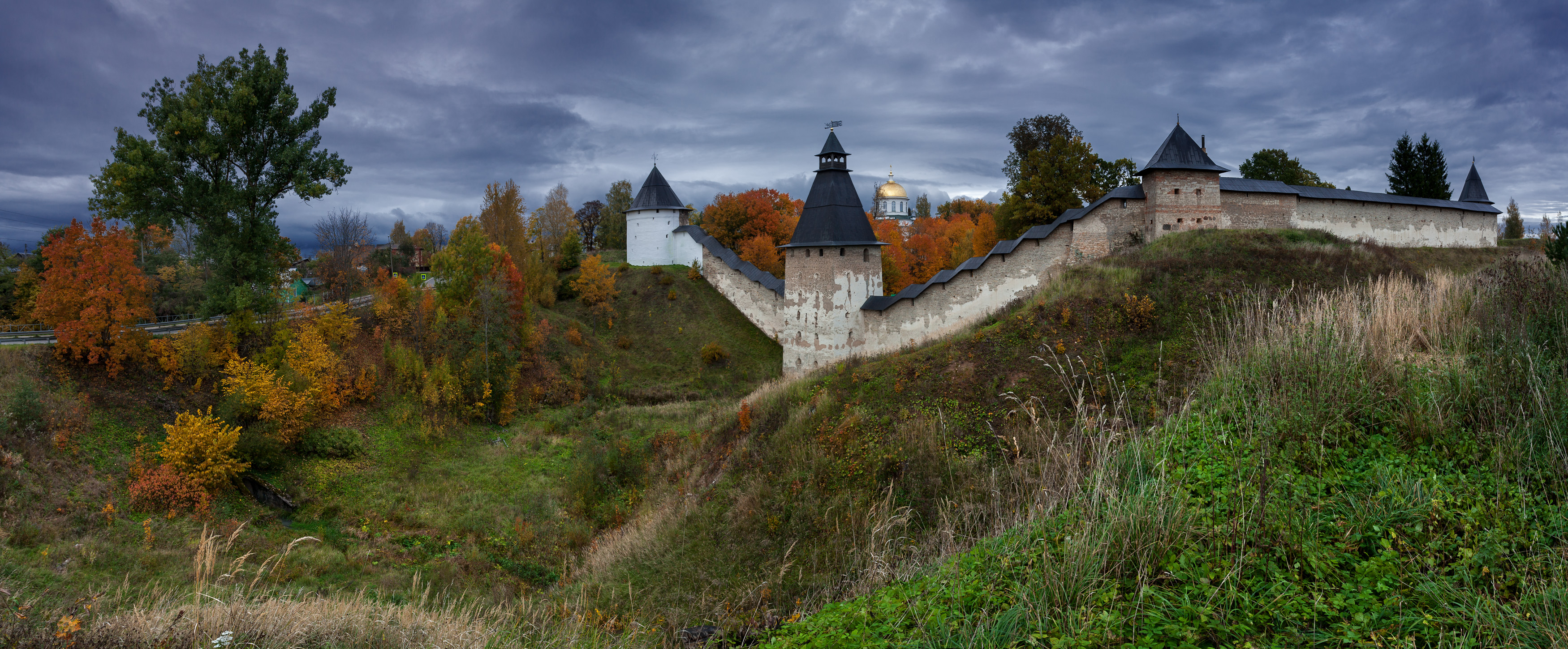 псково-печерский монастырь, печеры, псковская область, осень, октябрь, Олег Зверев