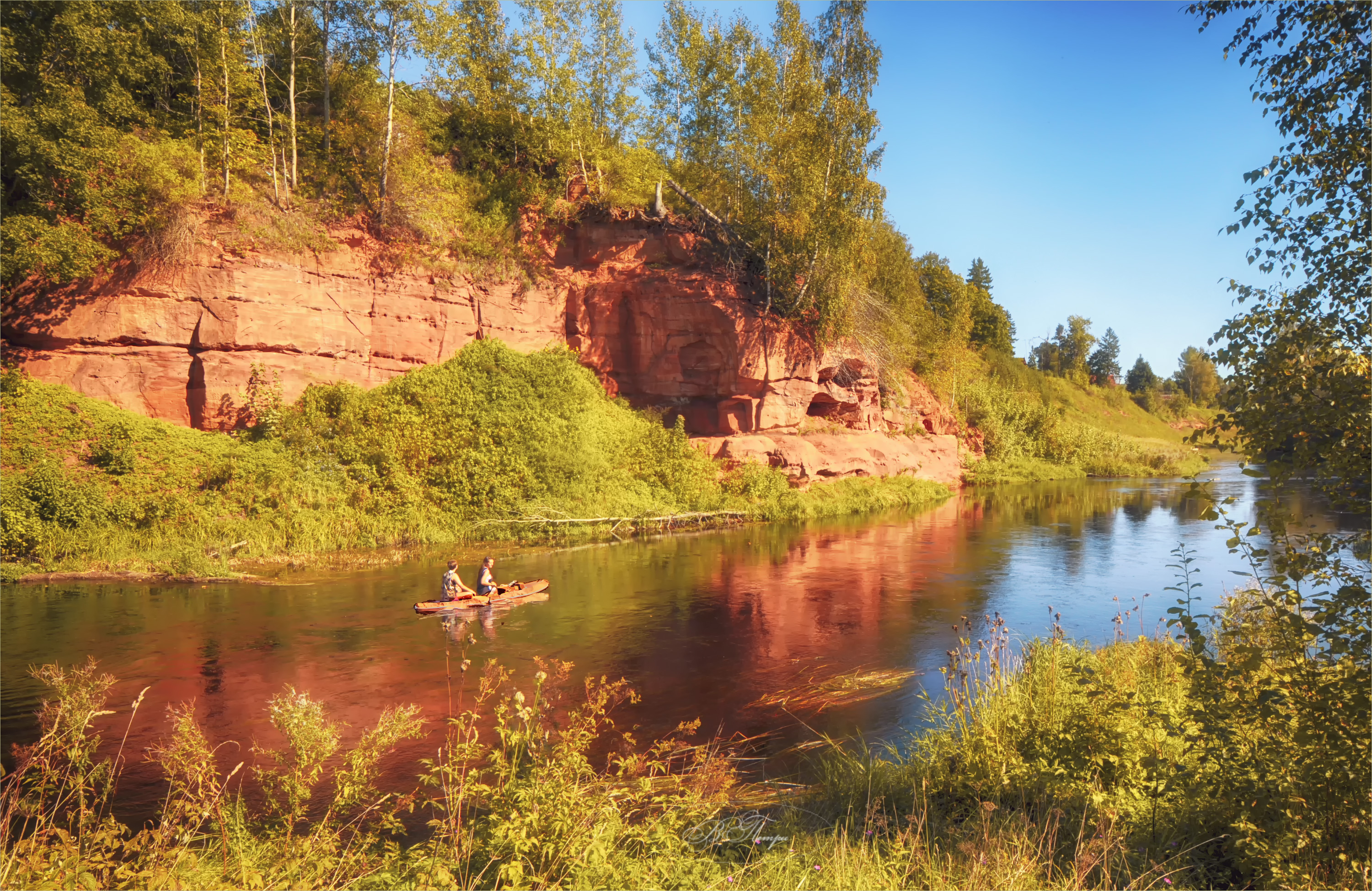 река, лодка, обрывы, деревья, Вера Петри