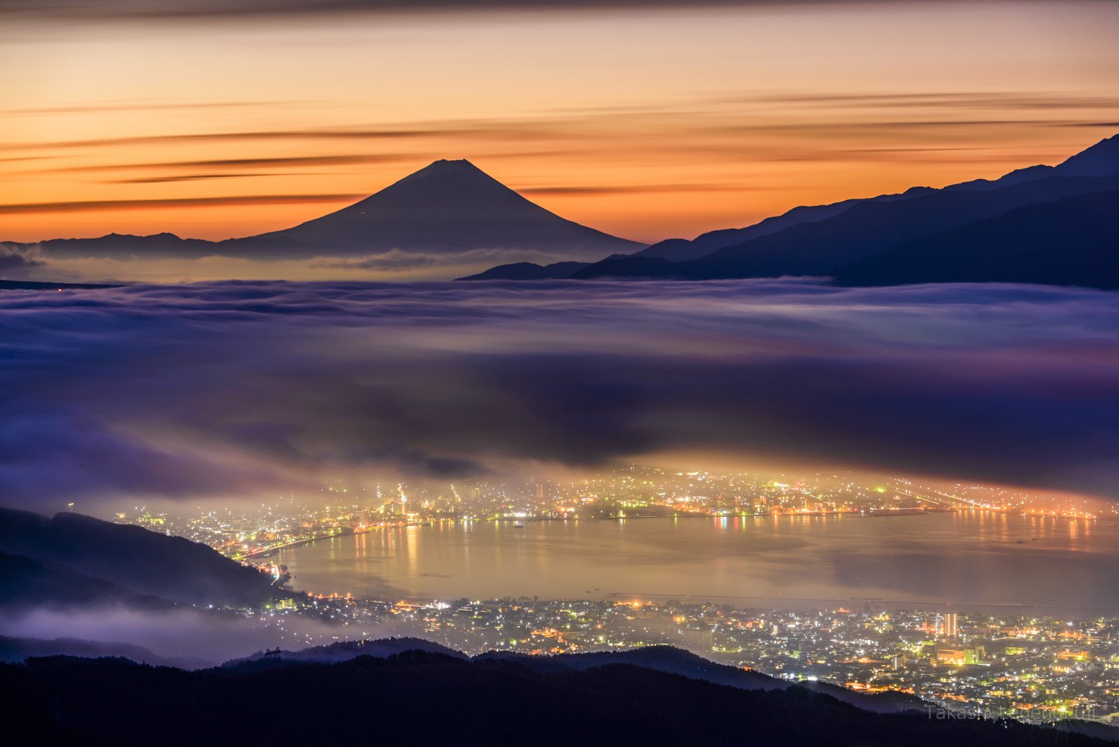 Fuji,mountain,Japan,cloud,lake,water,dawn,morning,sunrise,orange,red,glow,purple,, Takashi