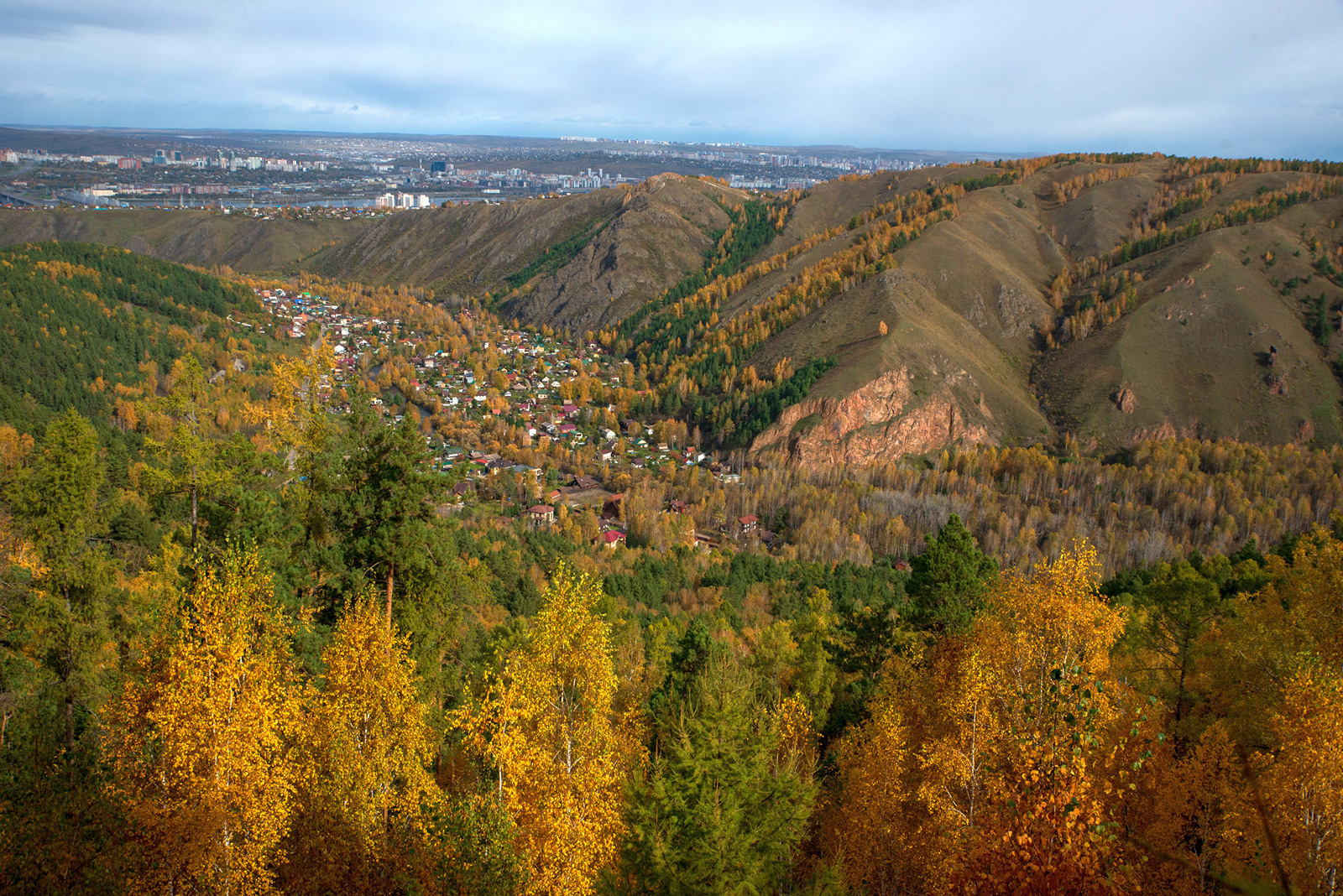 река, долина, осень, базаиха, скалы, хребёт, краски, Юрий Мальцев