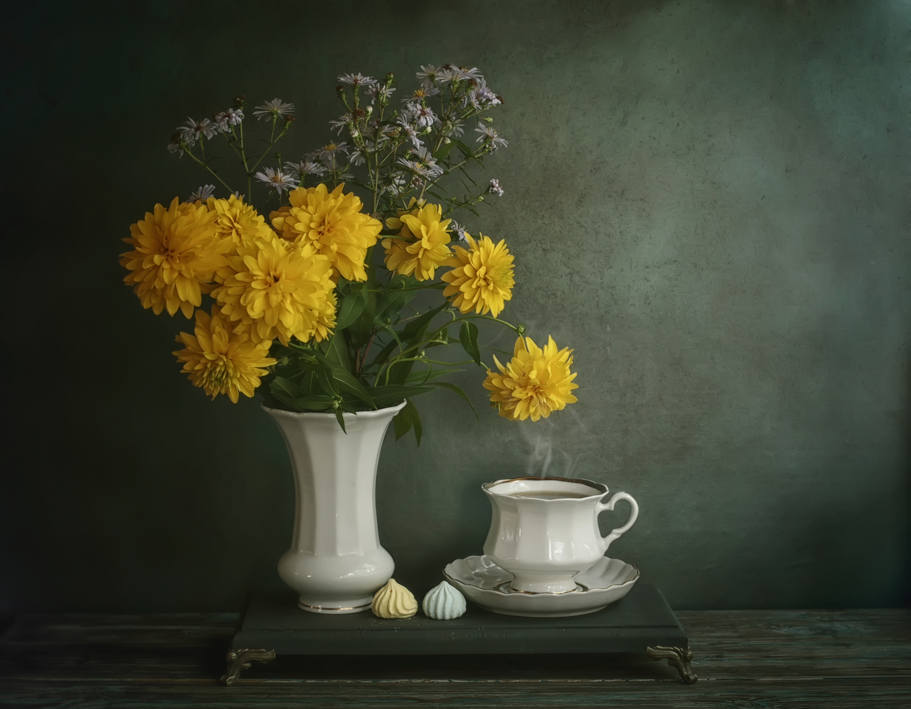 чаепитие, чай, золотые шары, цветы, натюрморт, flowers, cup, tea, still life, Стасов Виталий