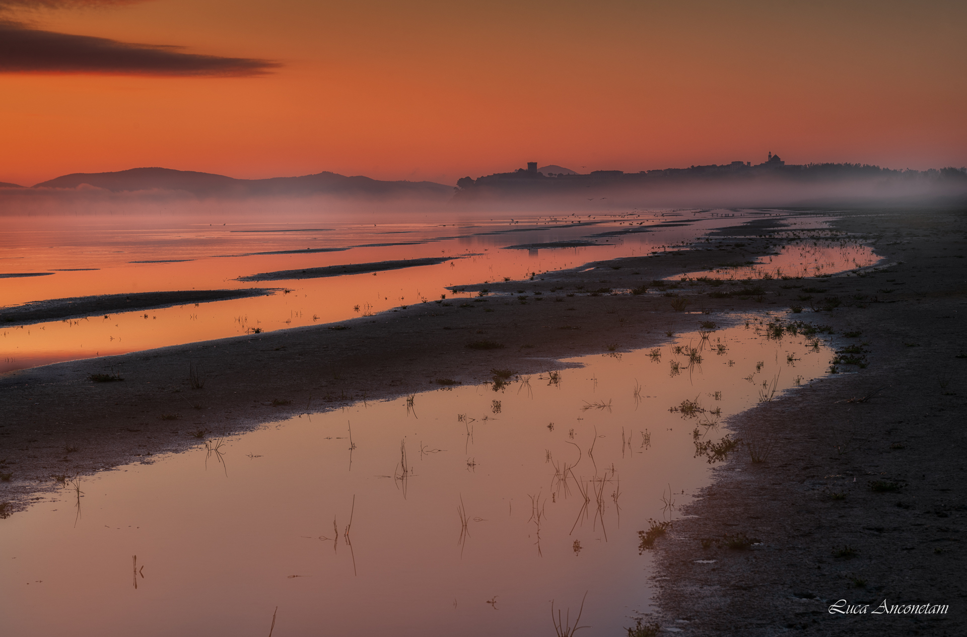 trasimeno lake umbria italy water mist fog passignano, Anconetani Luca