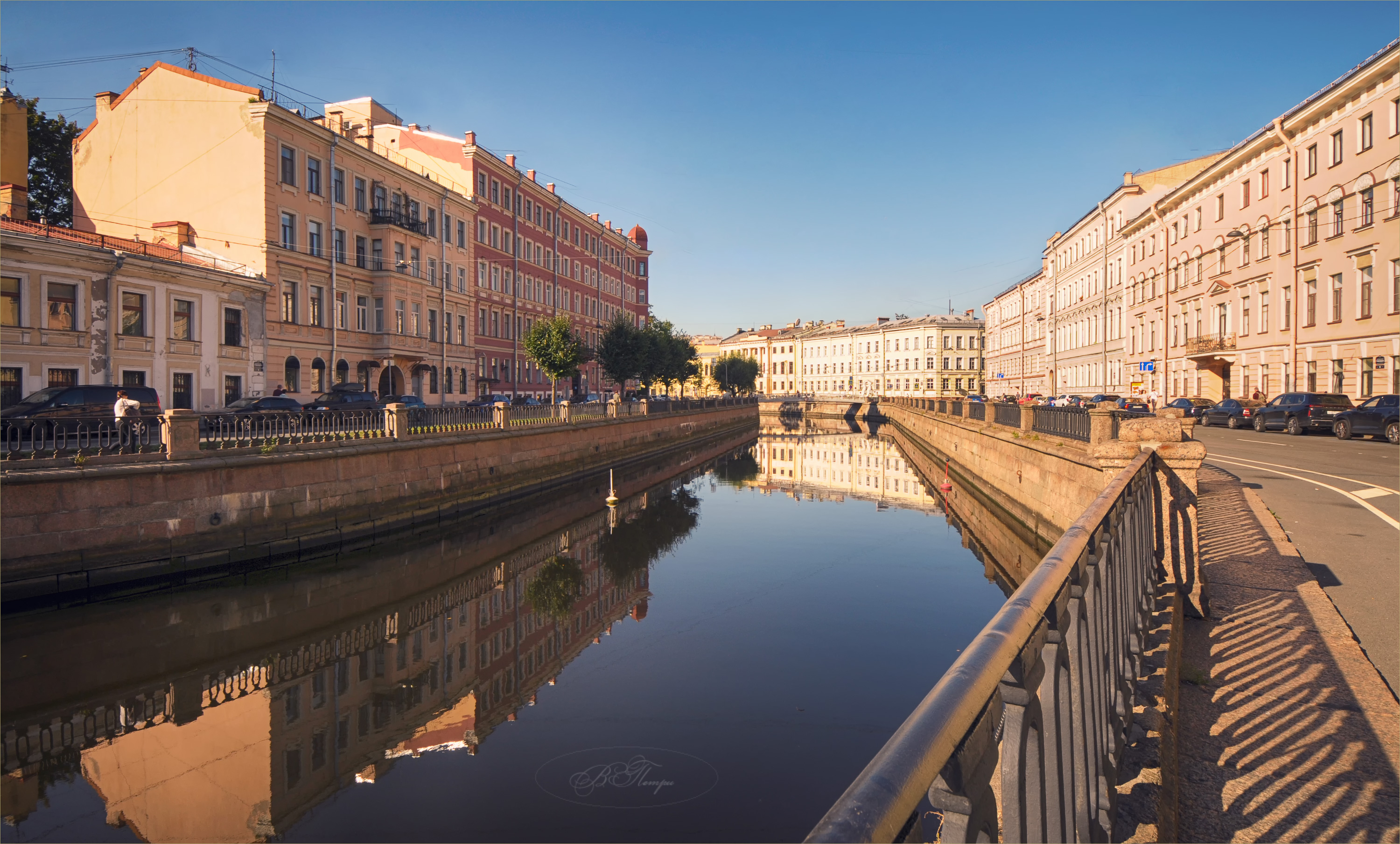 канал здания отражения, Вера Петри