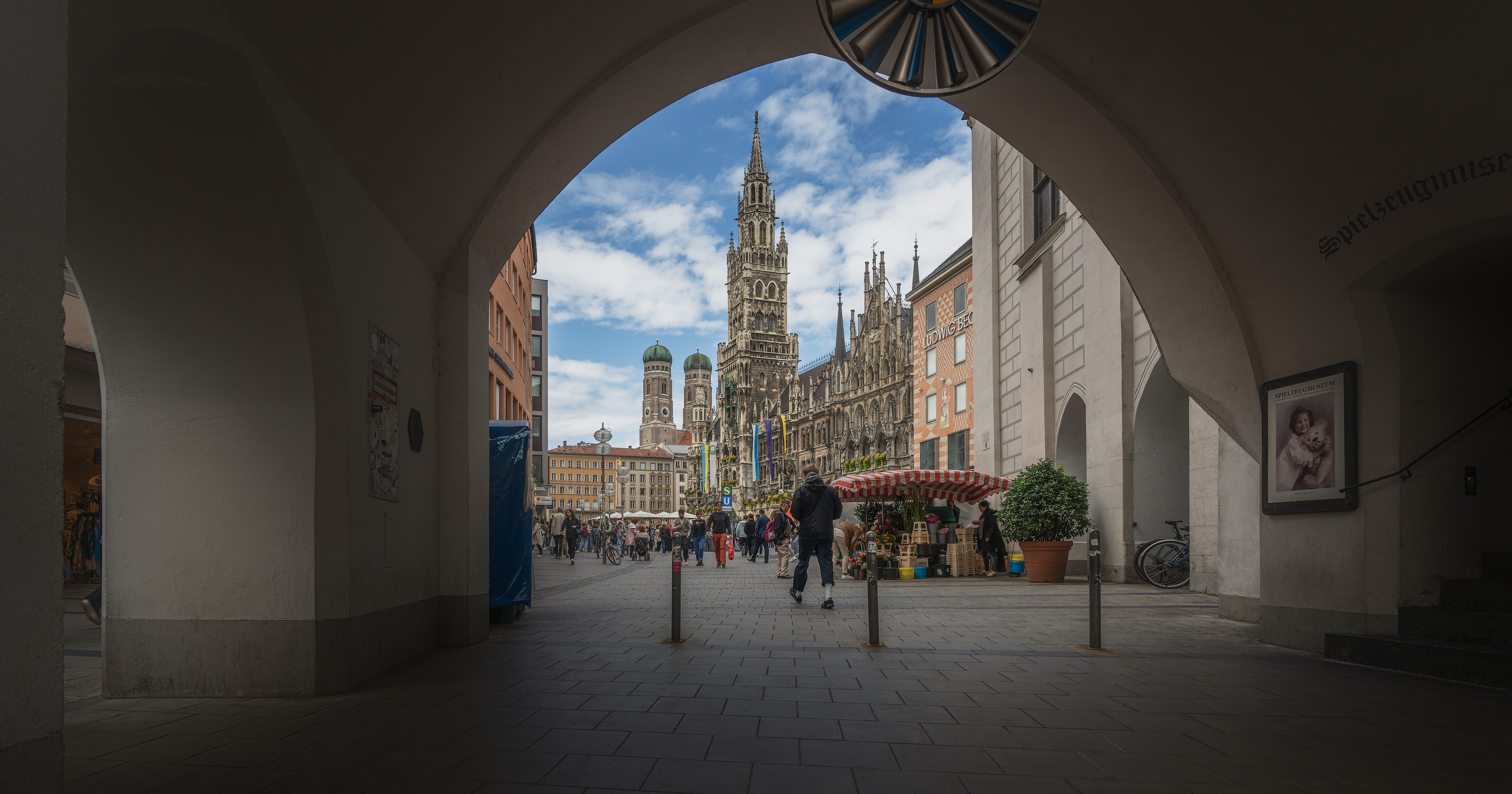 Marienplatz, Daut Remo