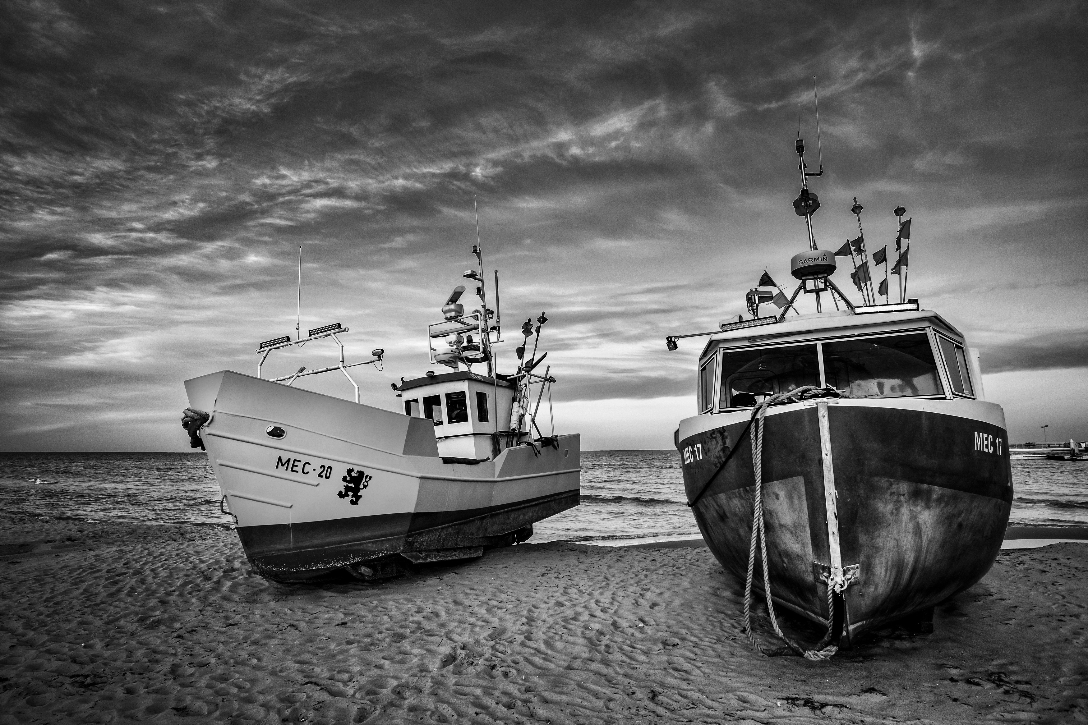 Beach, Boat, Sky, Sand, Water, Fishing, Mechelinki, Baltic sea, Sea, Black&white, Monochrome, Damian Cyfka