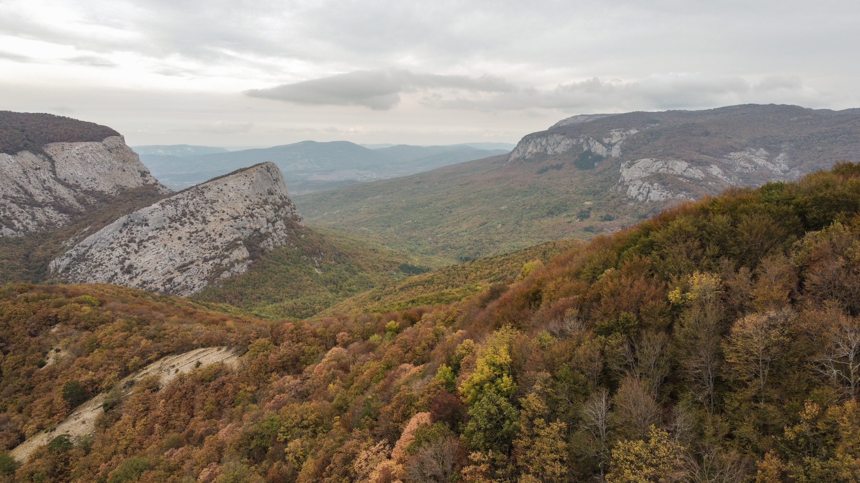 Россия, Крым, Бахчисарайский район, плато Ай-Петри, Айпетринская яйла,, Юрий Гаврилов