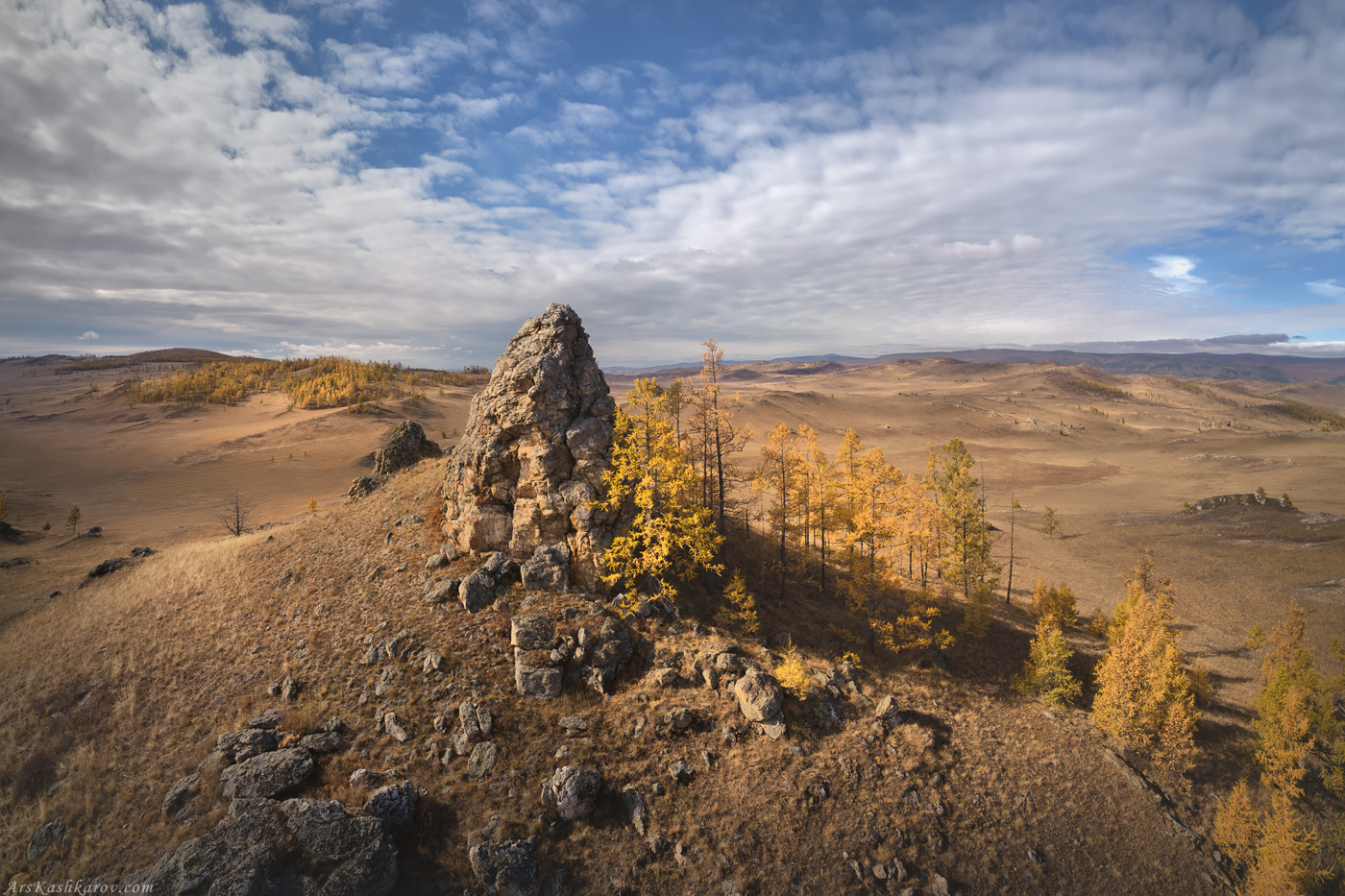 байкал, тажераны, ольхон, иркутская область, останцы, прибайкальский национальный парк, лиственница, золотая осень, Арсений Кашкаров